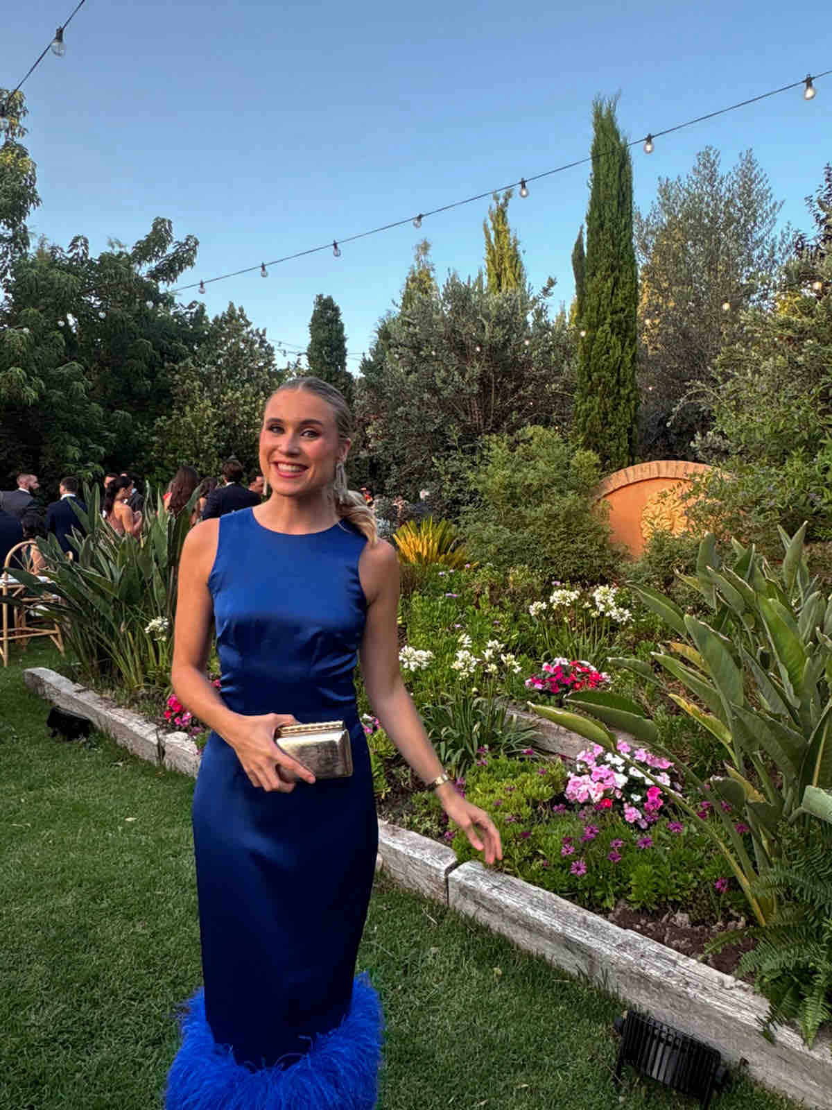Vestido de invitada azul eléctrico Atelier — foto 3 de 4