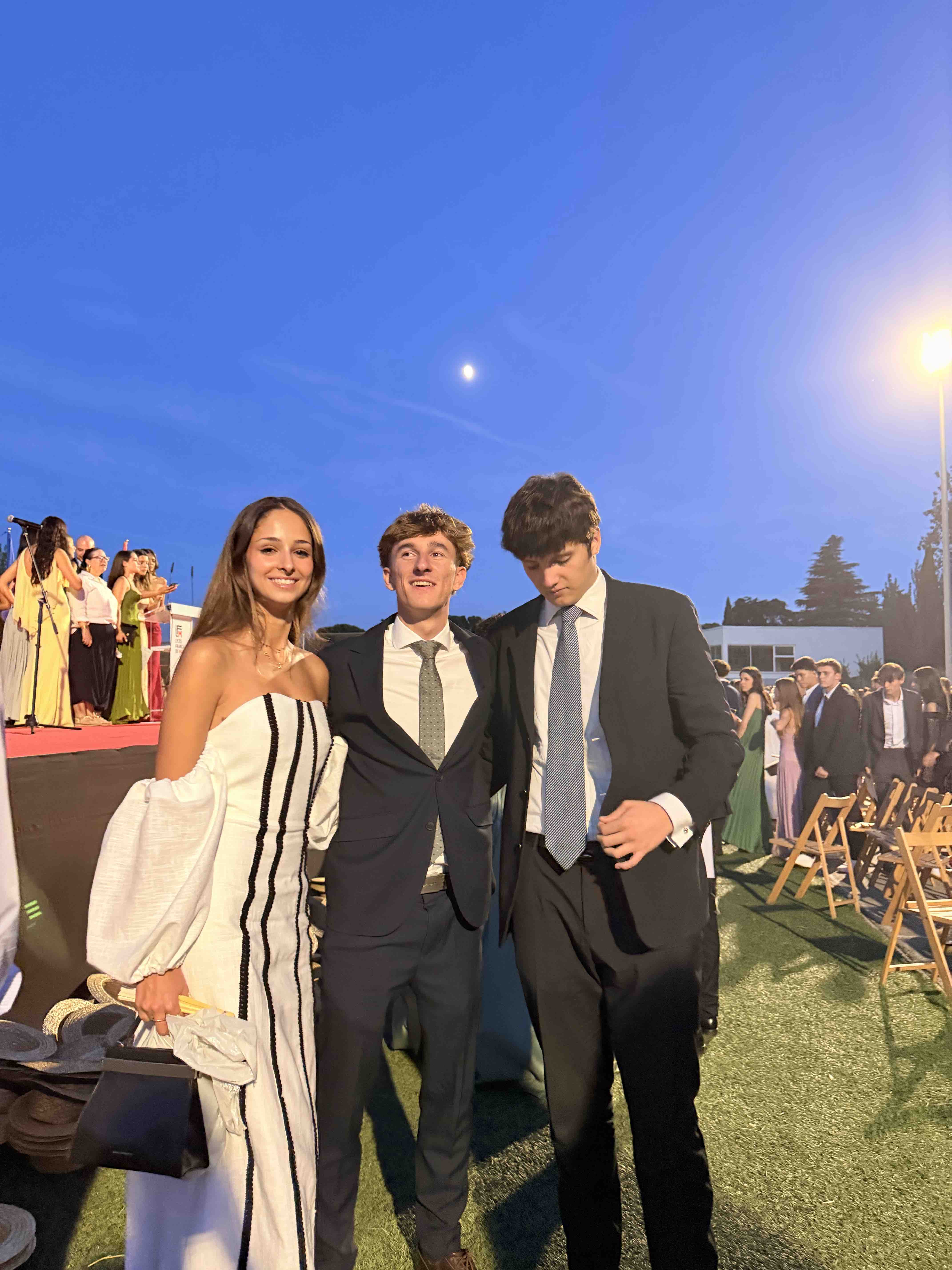 vestido blanco con rayas negras Coosy — foto 1 de 3