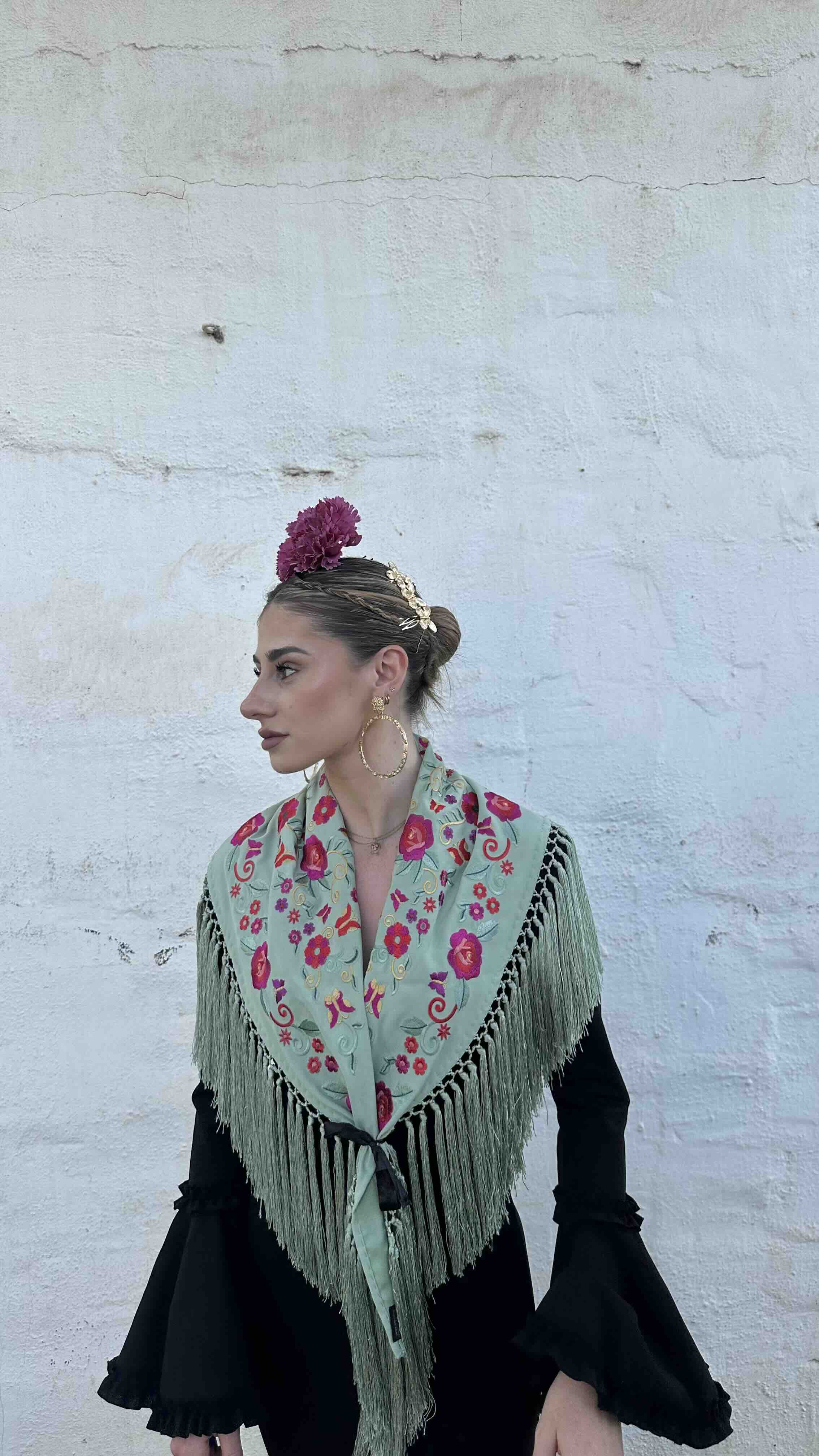 Mantón de flamenca — foto 1 de 3