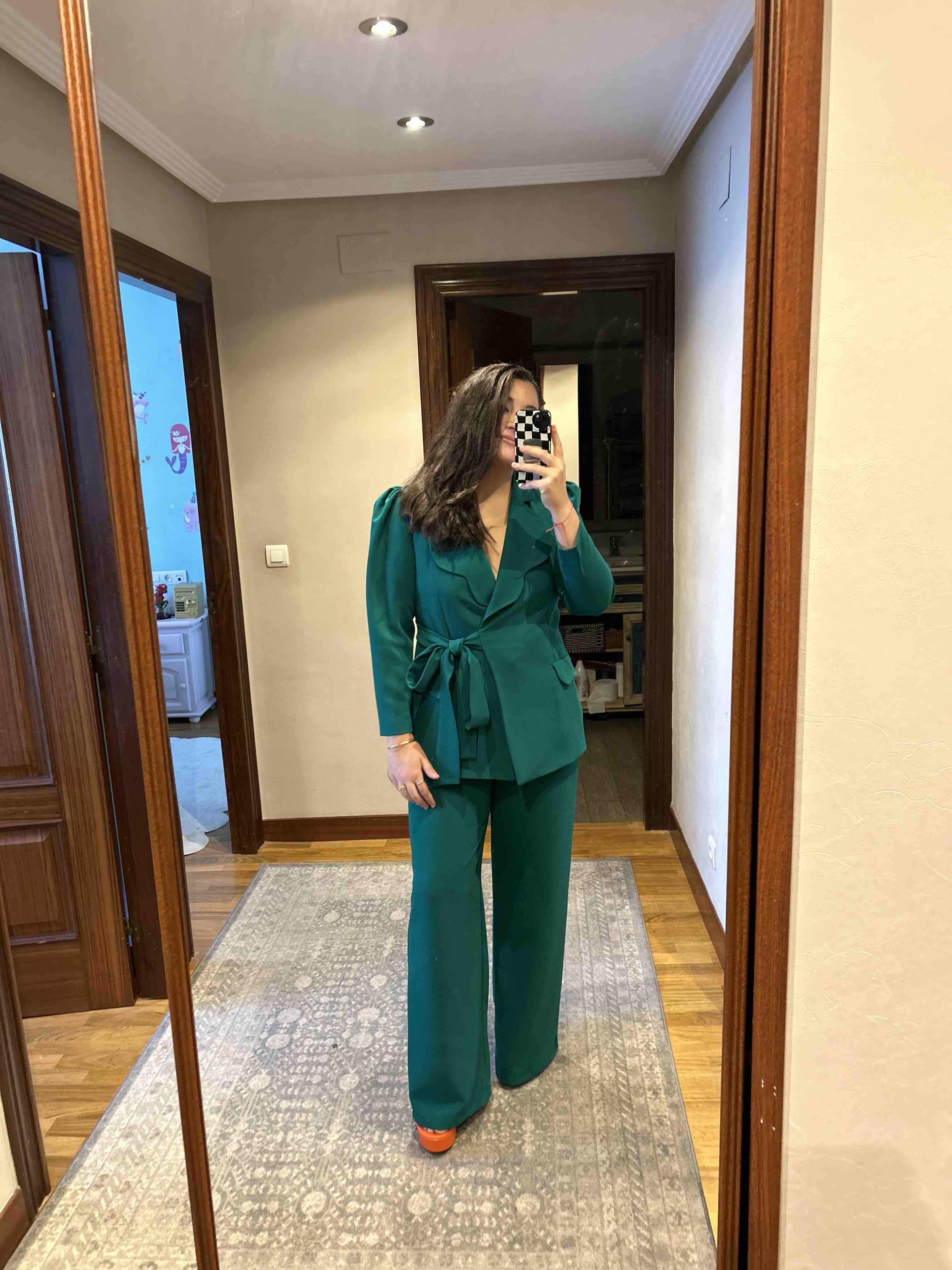 Conjunto Coosy verde, talla L, en alquiler — foto 3 de 3