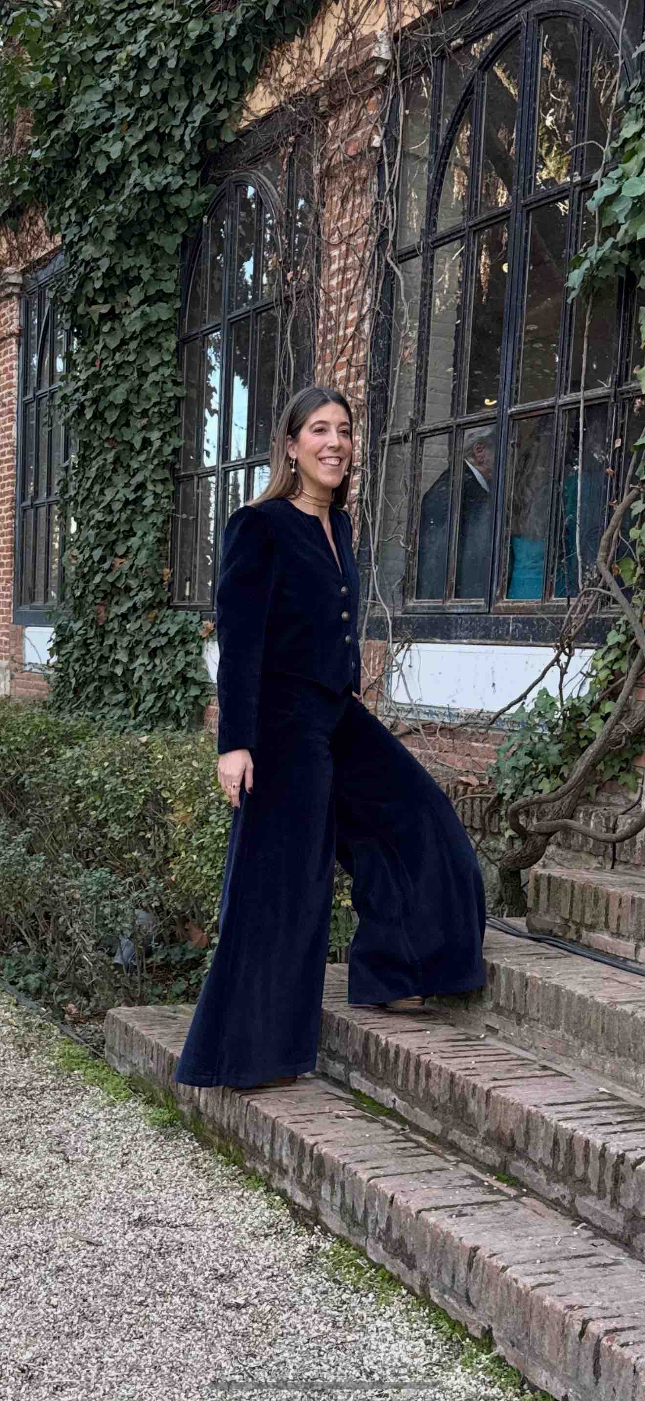 Traje de terciopelo azul marino Himba — foto 1 de 4