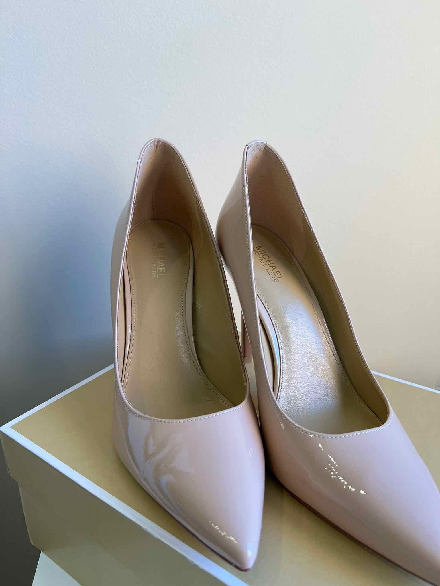 Zapato stiletto clasico Michael Kors — foto 1 de 3