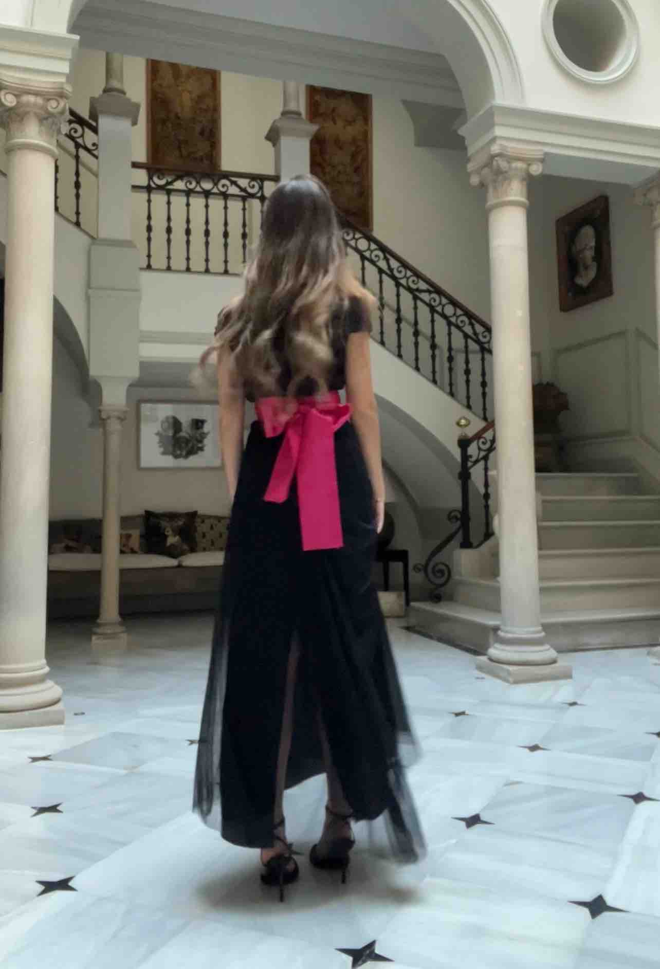 Vestido Palabra de honor tul — foto 1 de 3