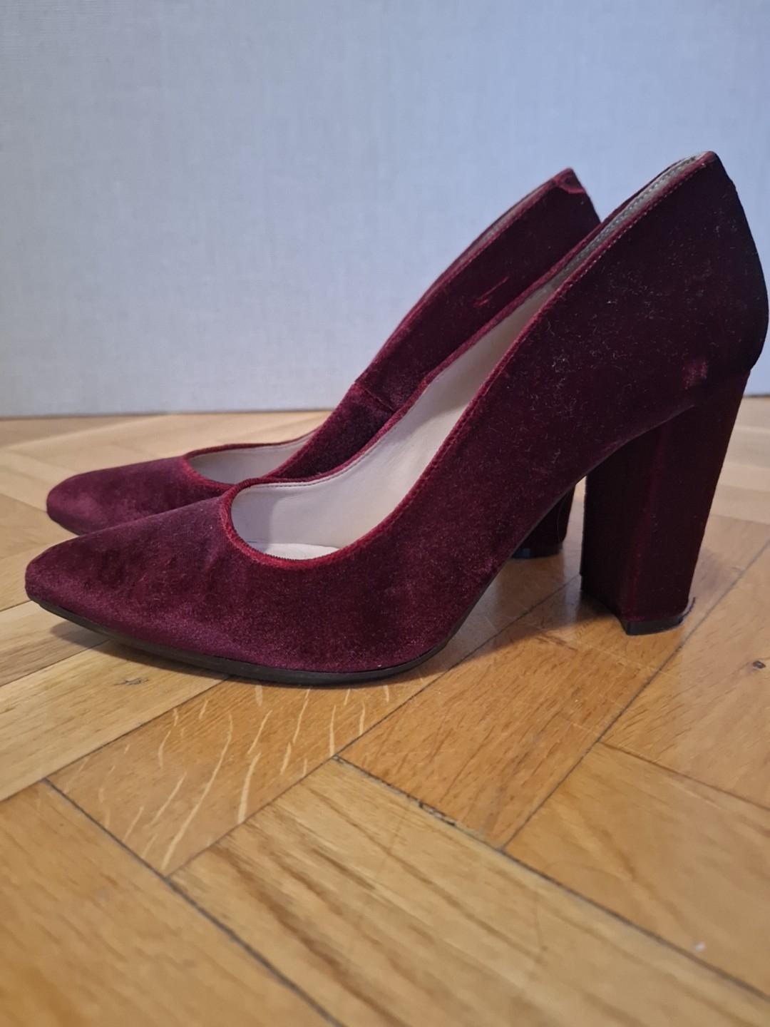 Preciosos zapatos de terciopelo granates Daniela Vega — foto 2 de 3
