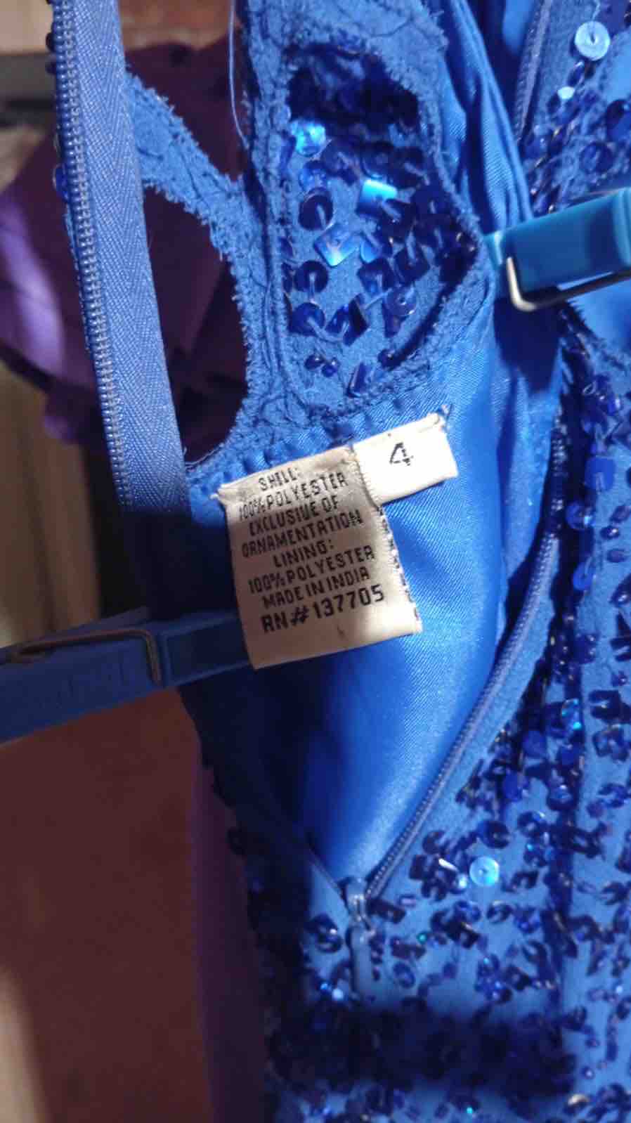 Vestido pedrería lentejuelas azul klein Carmen Horneros — foto 4 de 6