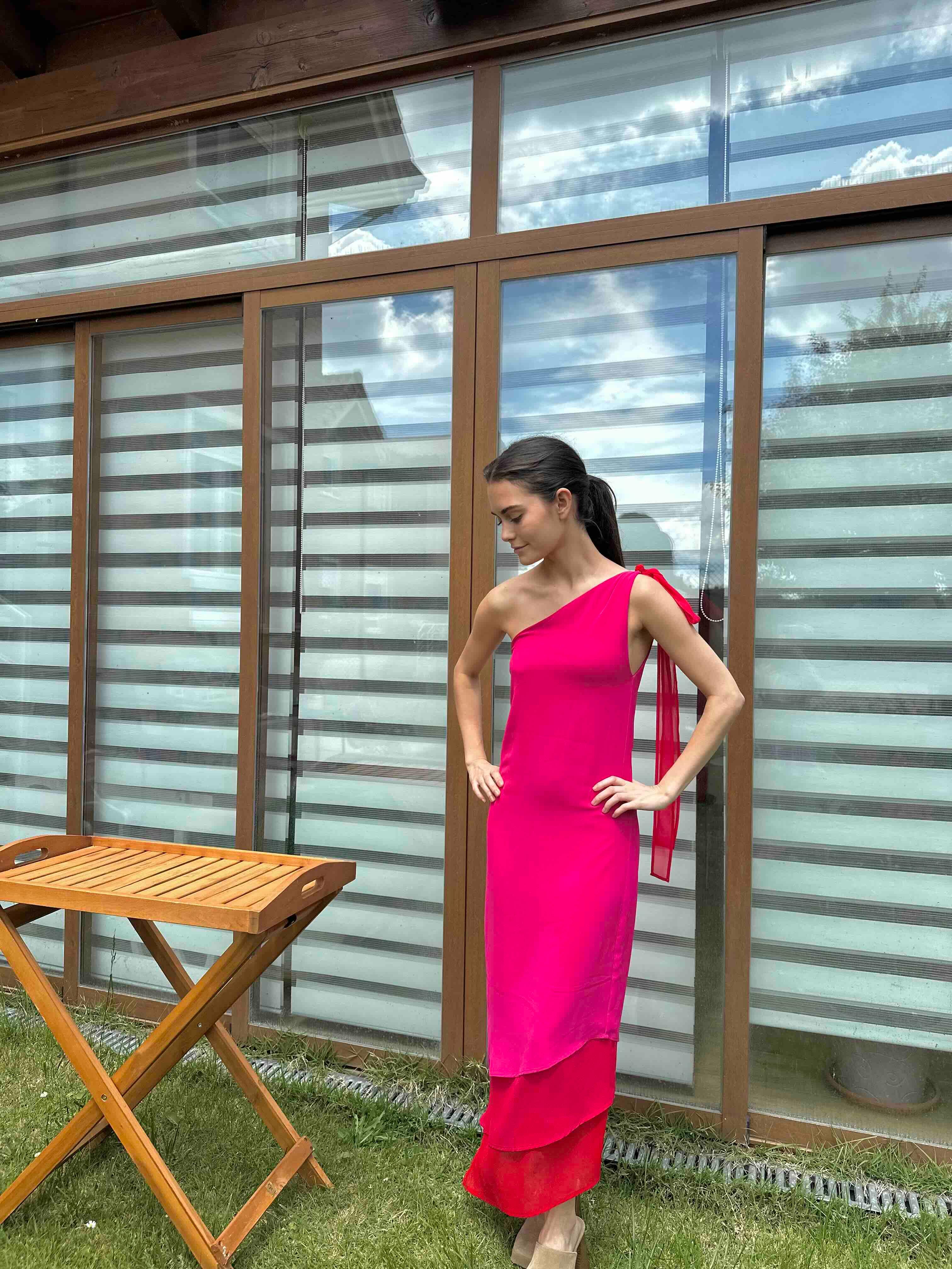 Vestido Noon asimétrico — foto 1 de 4
