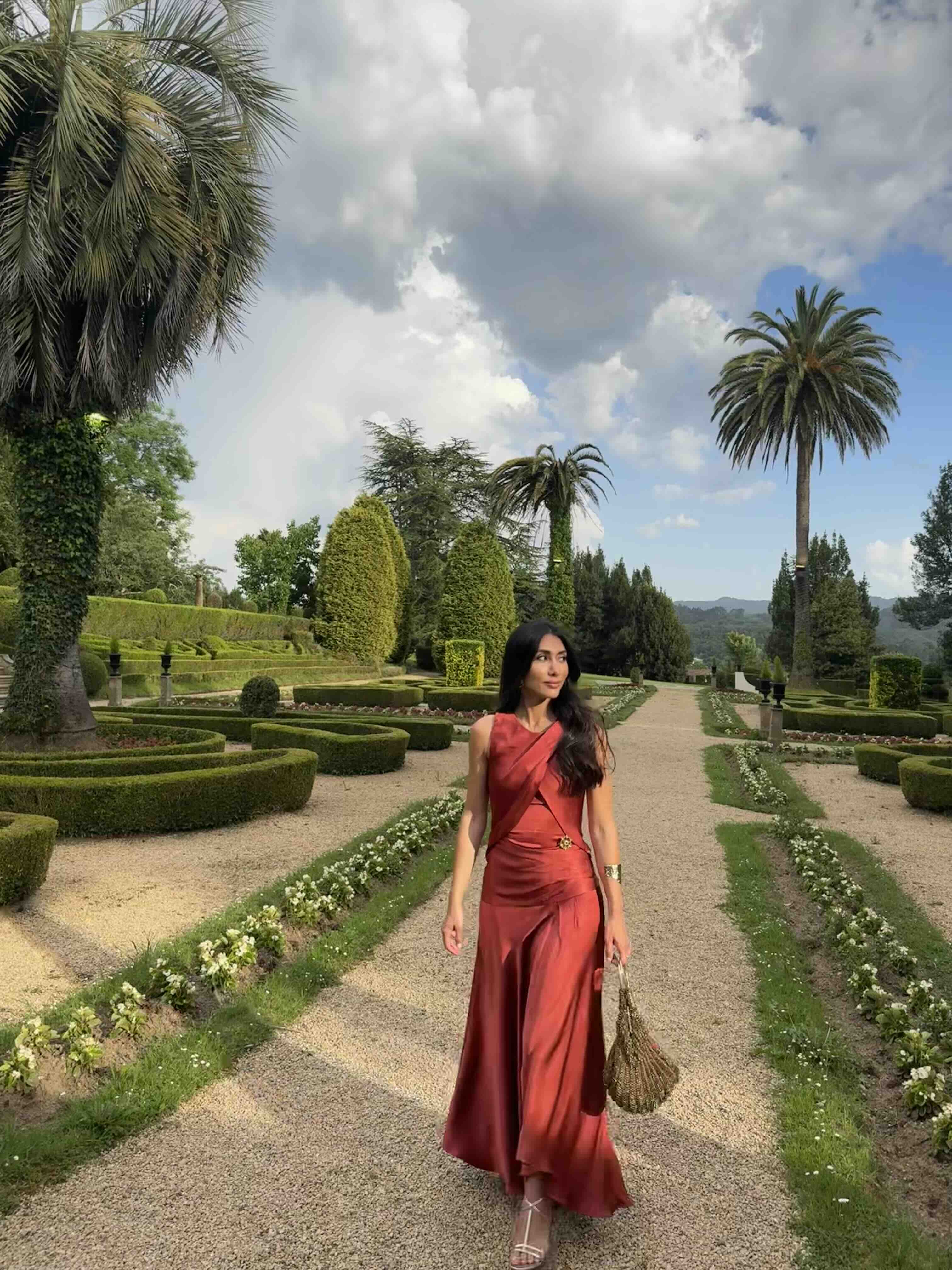 Vestido Maksu — foto 2 de 3