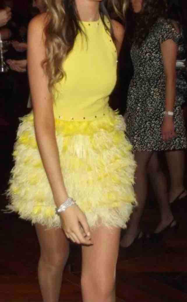 Vestido plumas amarillo Elisabetta Franchi — foto 1 de 2