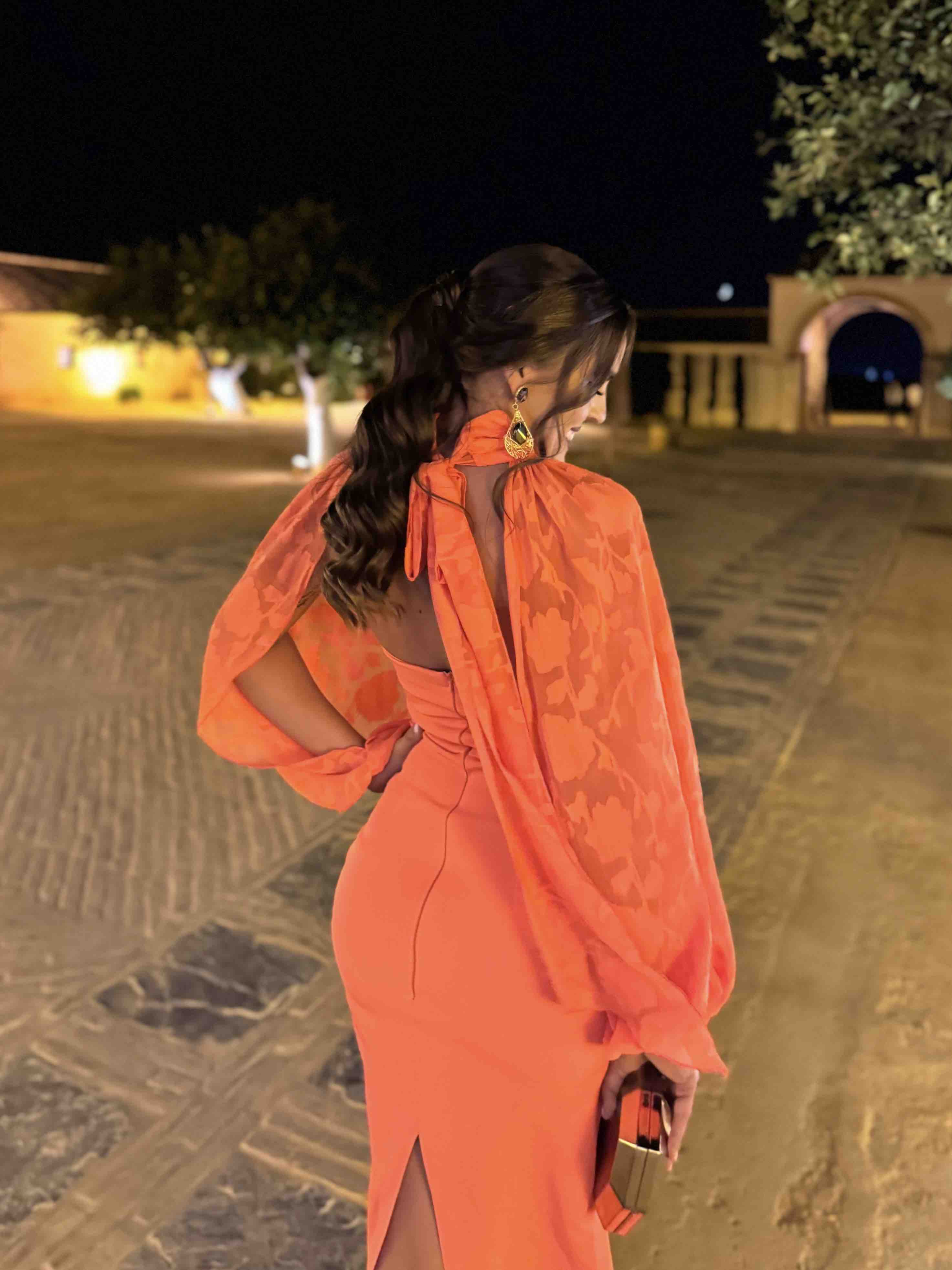 Vestido de invitada coral Sibilina Flamenca — foto 3 de 6