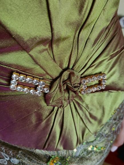 Conjunto corpiño y falda verde con reflejos morados ZENOBIA — foto 5 de 6