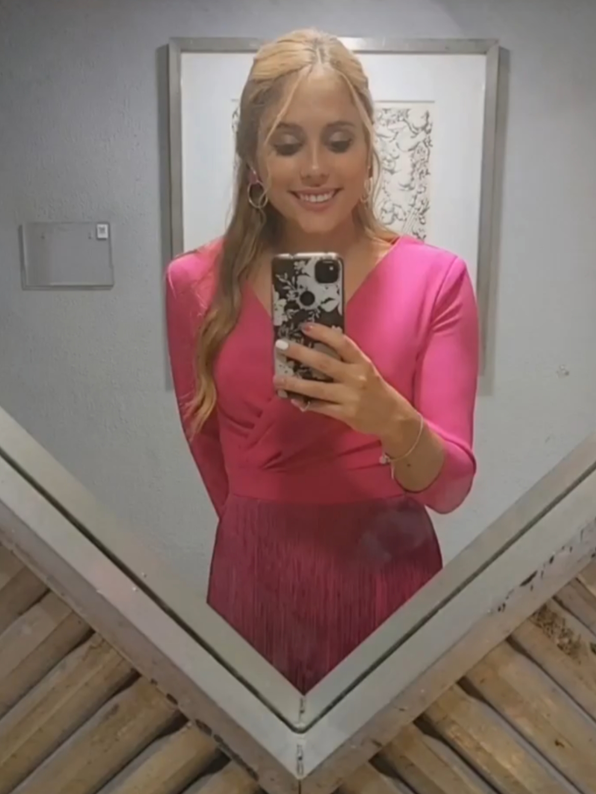 vestido fucsia flecos Juan Bernal — foto 4 de 4