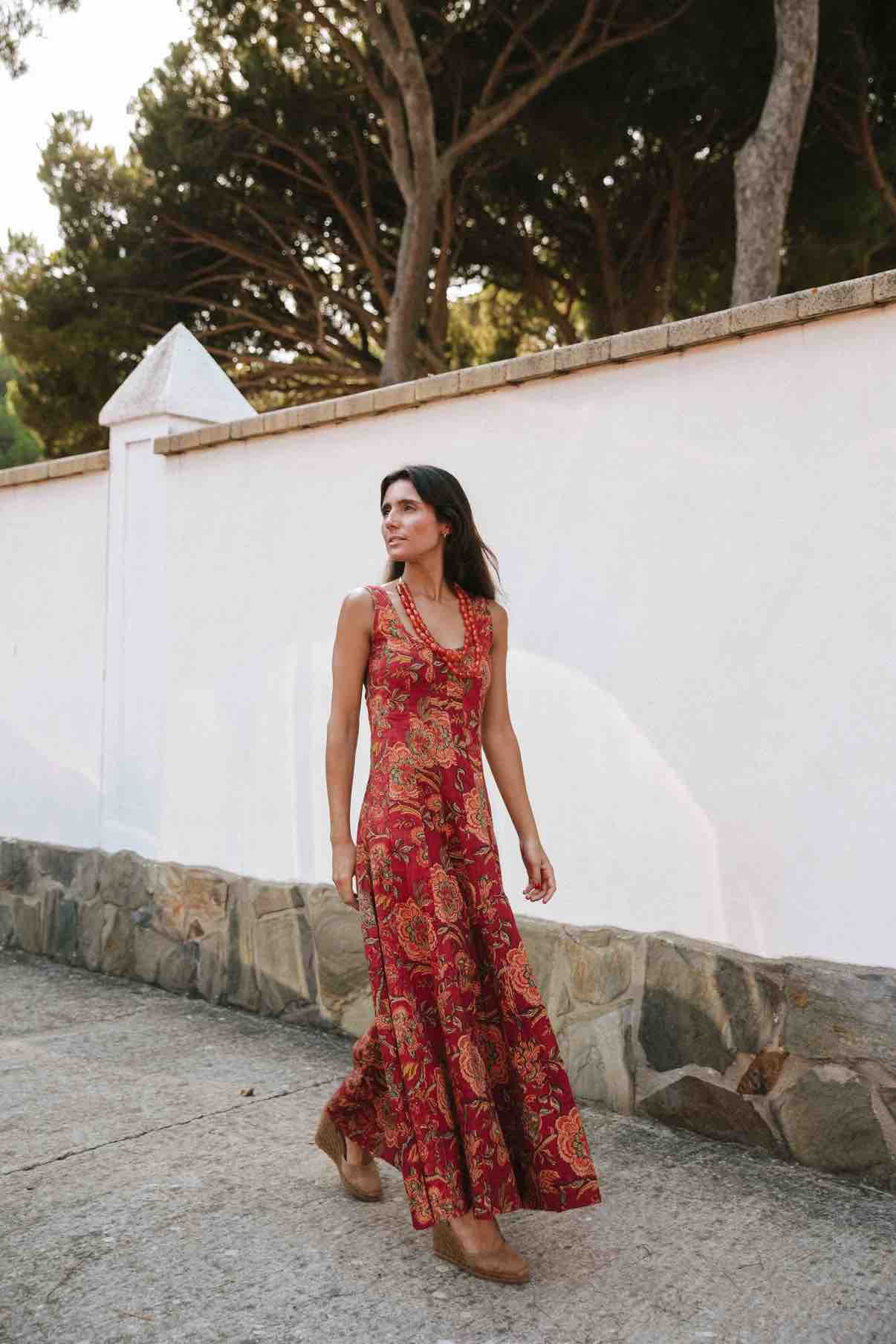 Vestido Esedetres rojo con flores