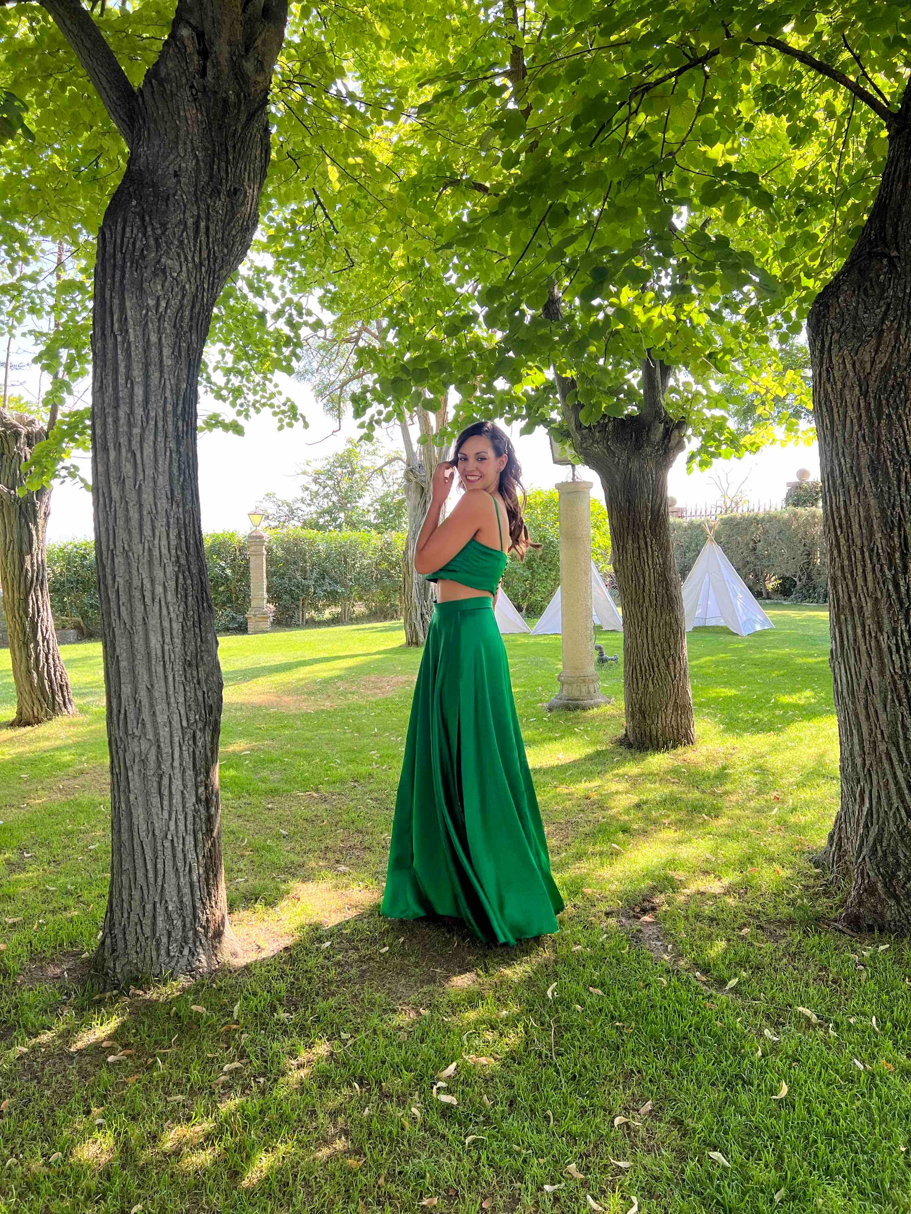 Vestido verde dos piezas — foto 1 de 3