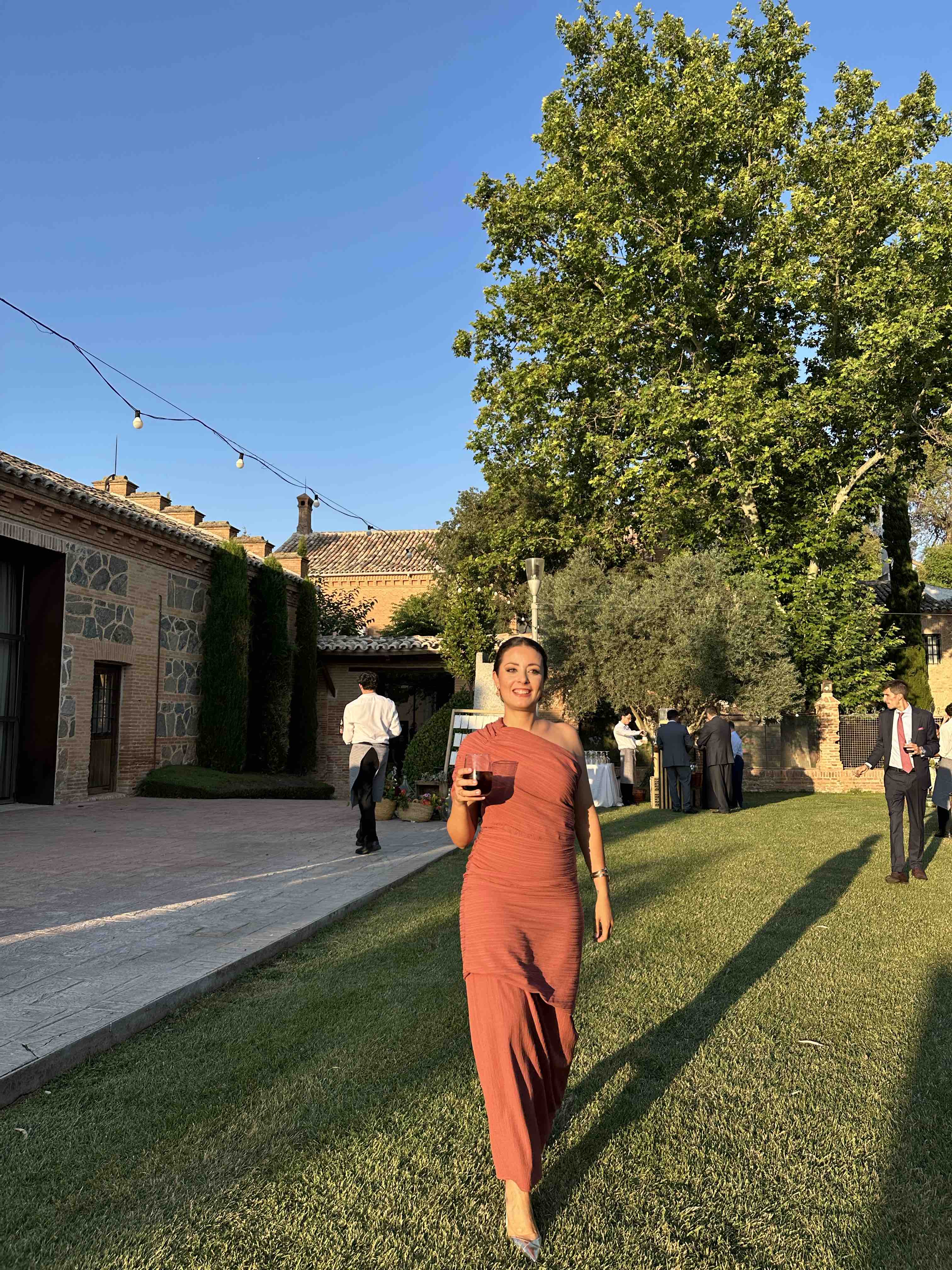 Vestido drapeado coosy — foto 4 de 5