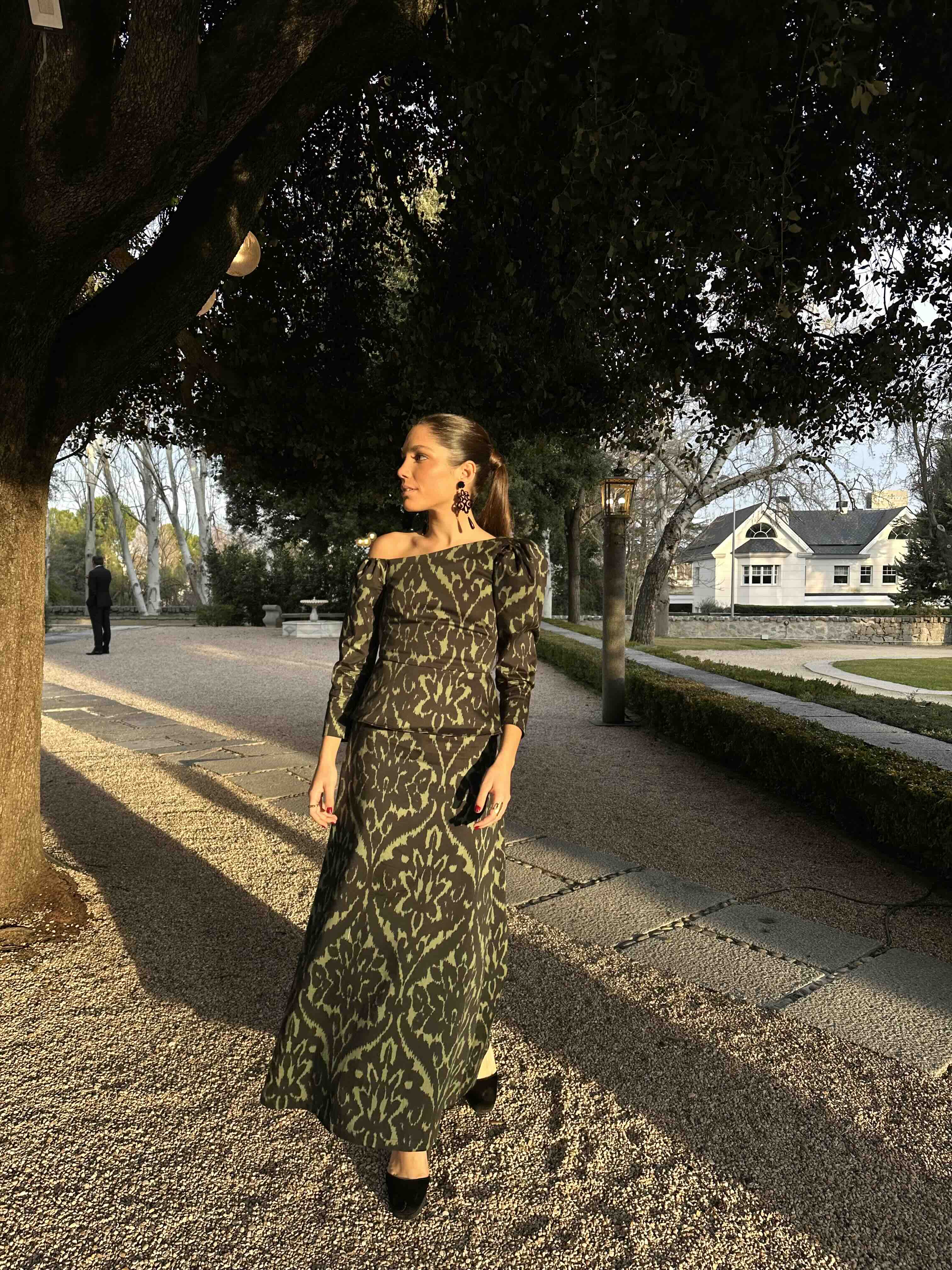 Vestido invitada verde y negro Mattui Collection — foto 5 de 5