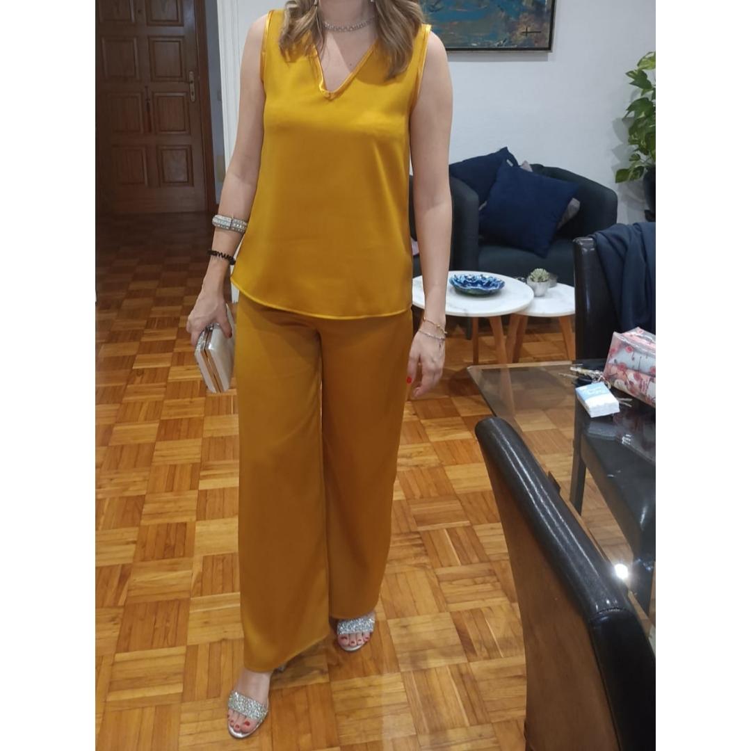 Conjunto pantalón y blusa — foto 2 de 2