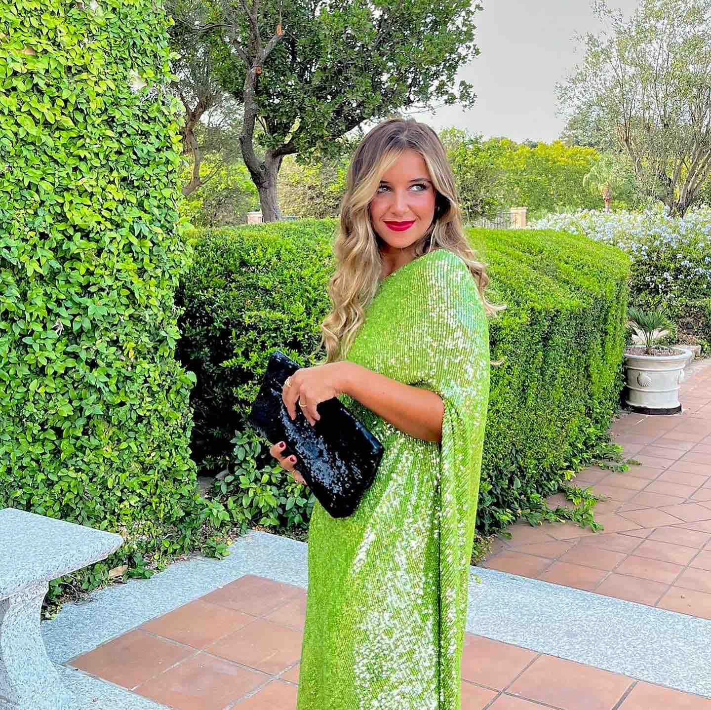Vestido lentejuelas verde asimétrico Maria Roch — foto 3 de 5