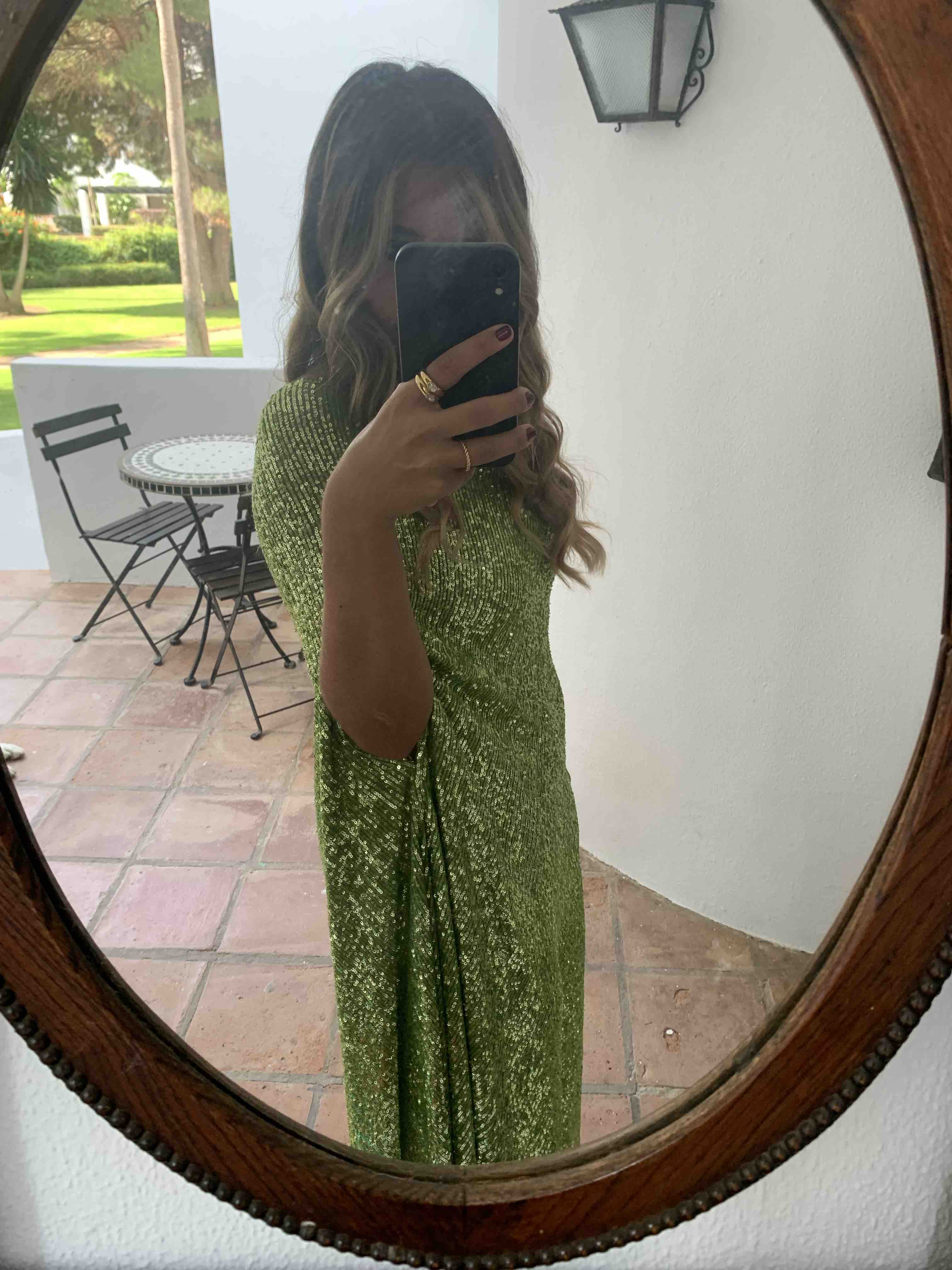 Vestido lentejuelas verde asimétrico Maria Roch — foto 4 de 5