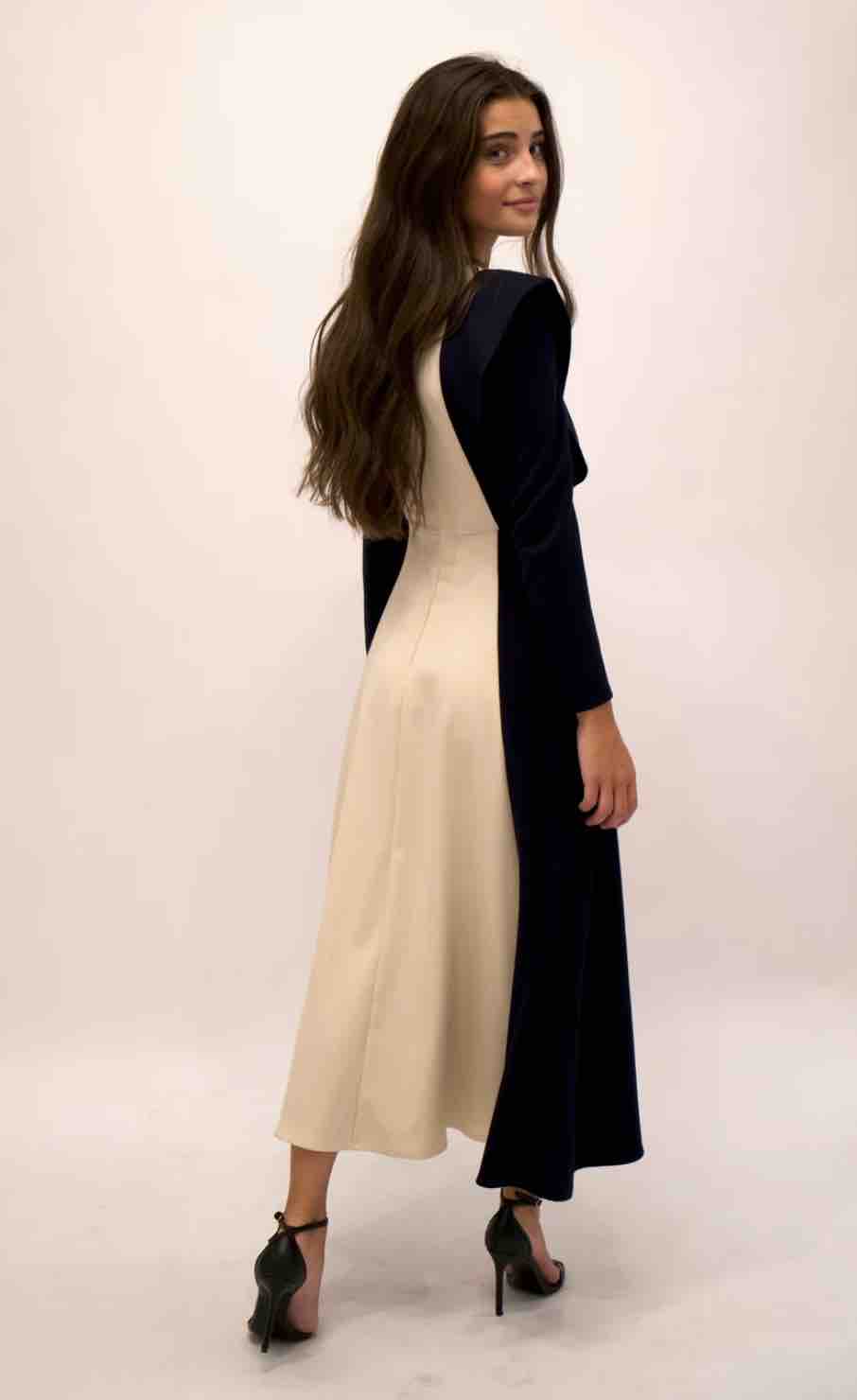 Elegante vestido marino IQ The IQ Collection — foto 2 de 4