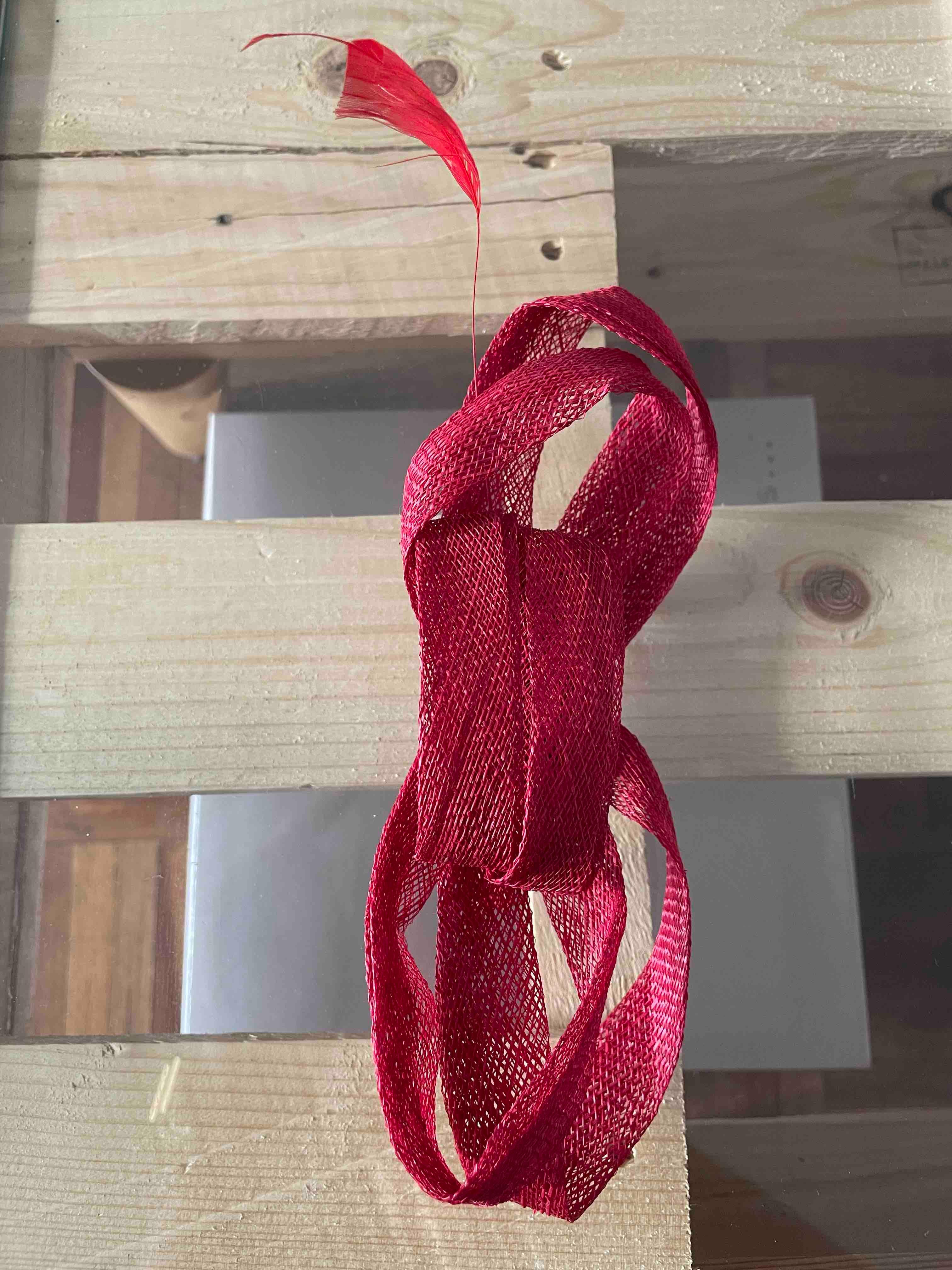 Tocado rojo — foto 1 de 2