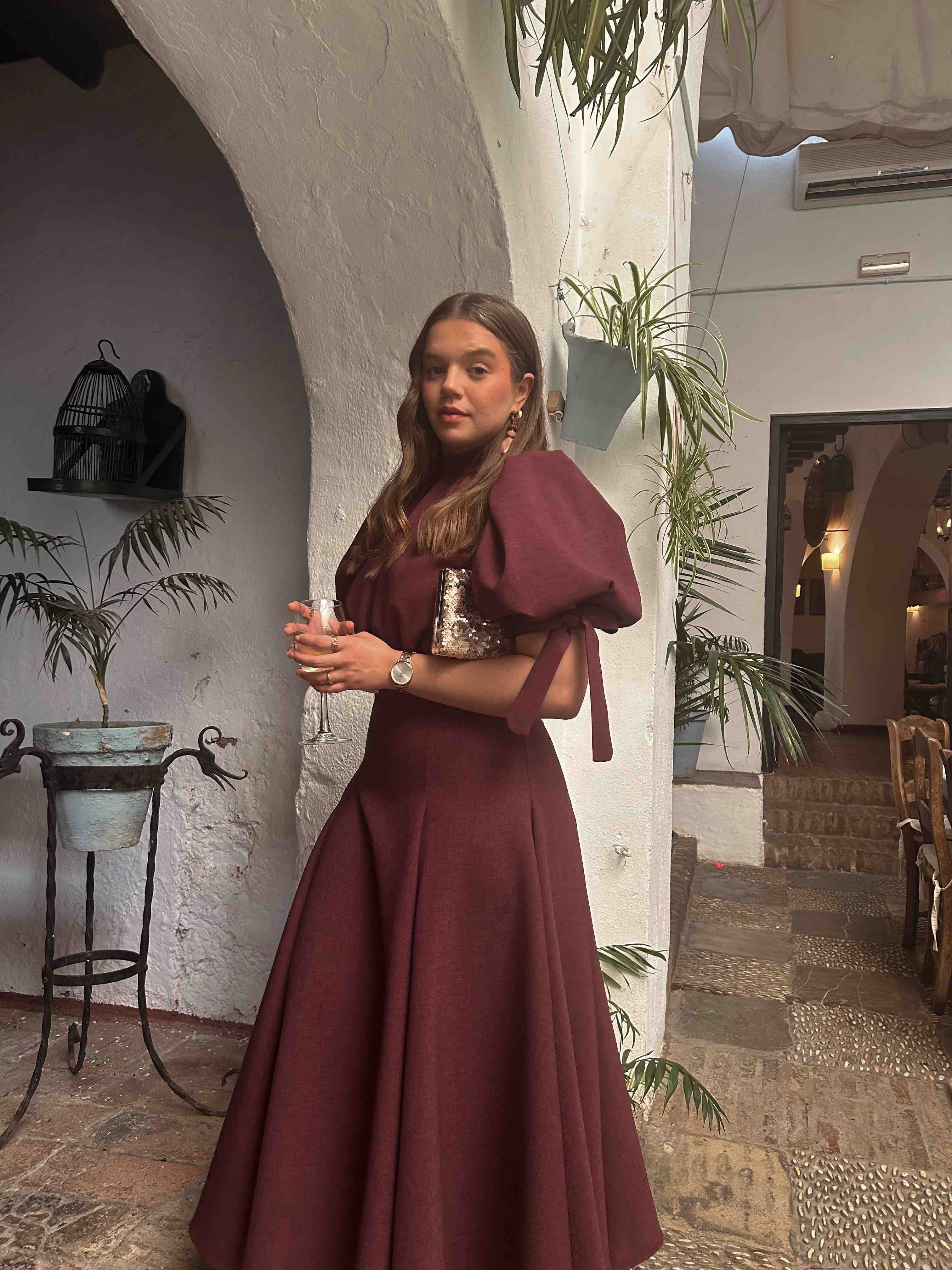 VESTIDO ELENA BURDEOS Coosy — foto 2 de 5