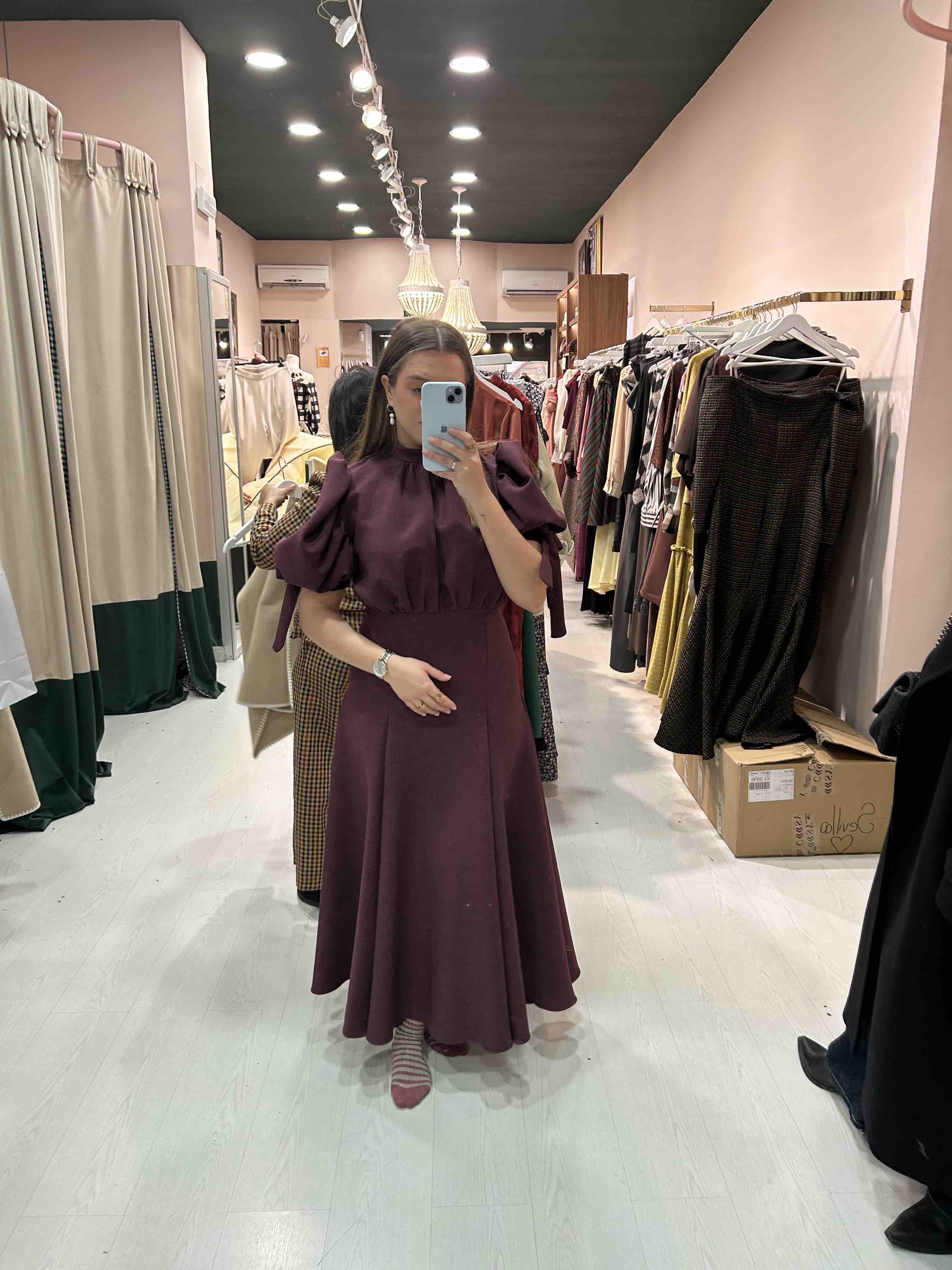 VESTIDO ELENA BURDEOS Coosy — foto 4 de 5