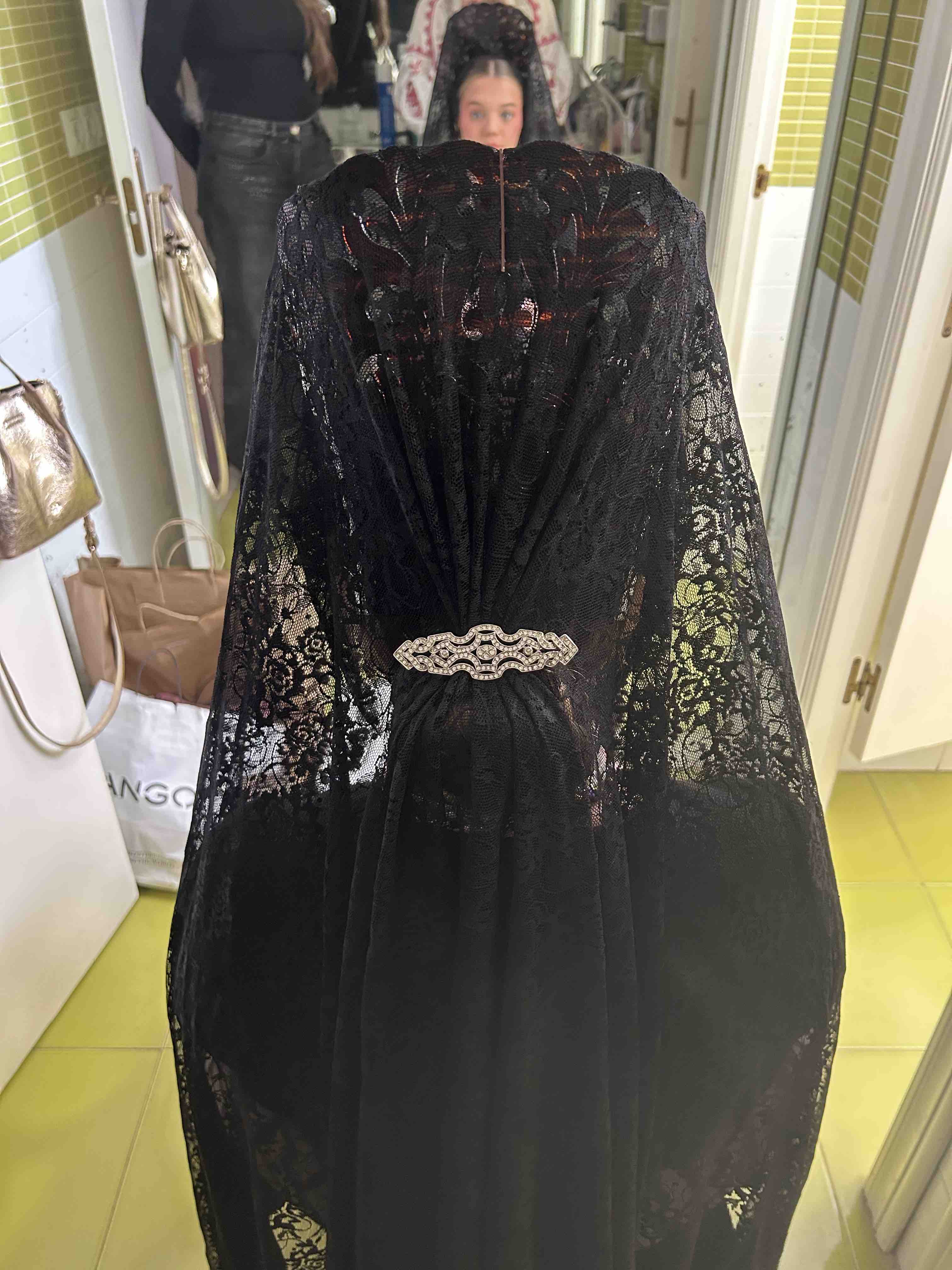 Mantilla Negra — foto 5 de 5