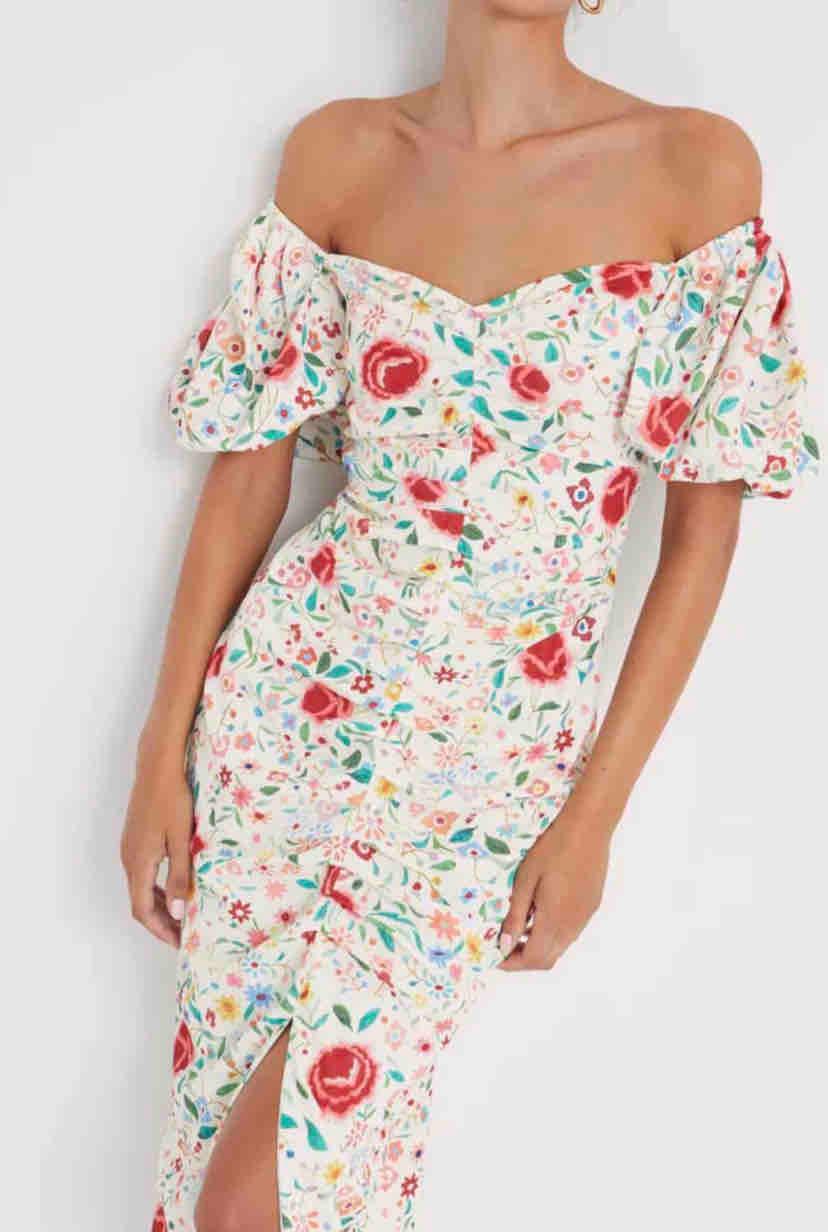 Vestido blanco mantón de flores Mioh S — foto 1 de 4