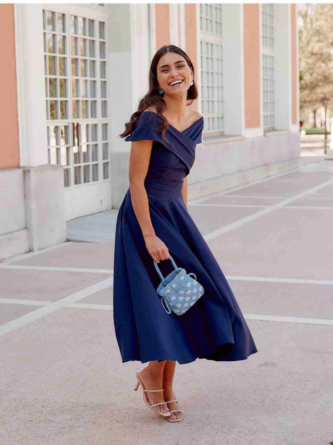 vestido midi miphai — foto 1 de 2