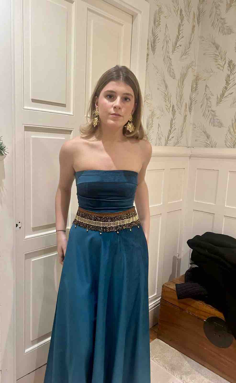 Vestido invitada terciopelo By Silda — foto 2 de 3