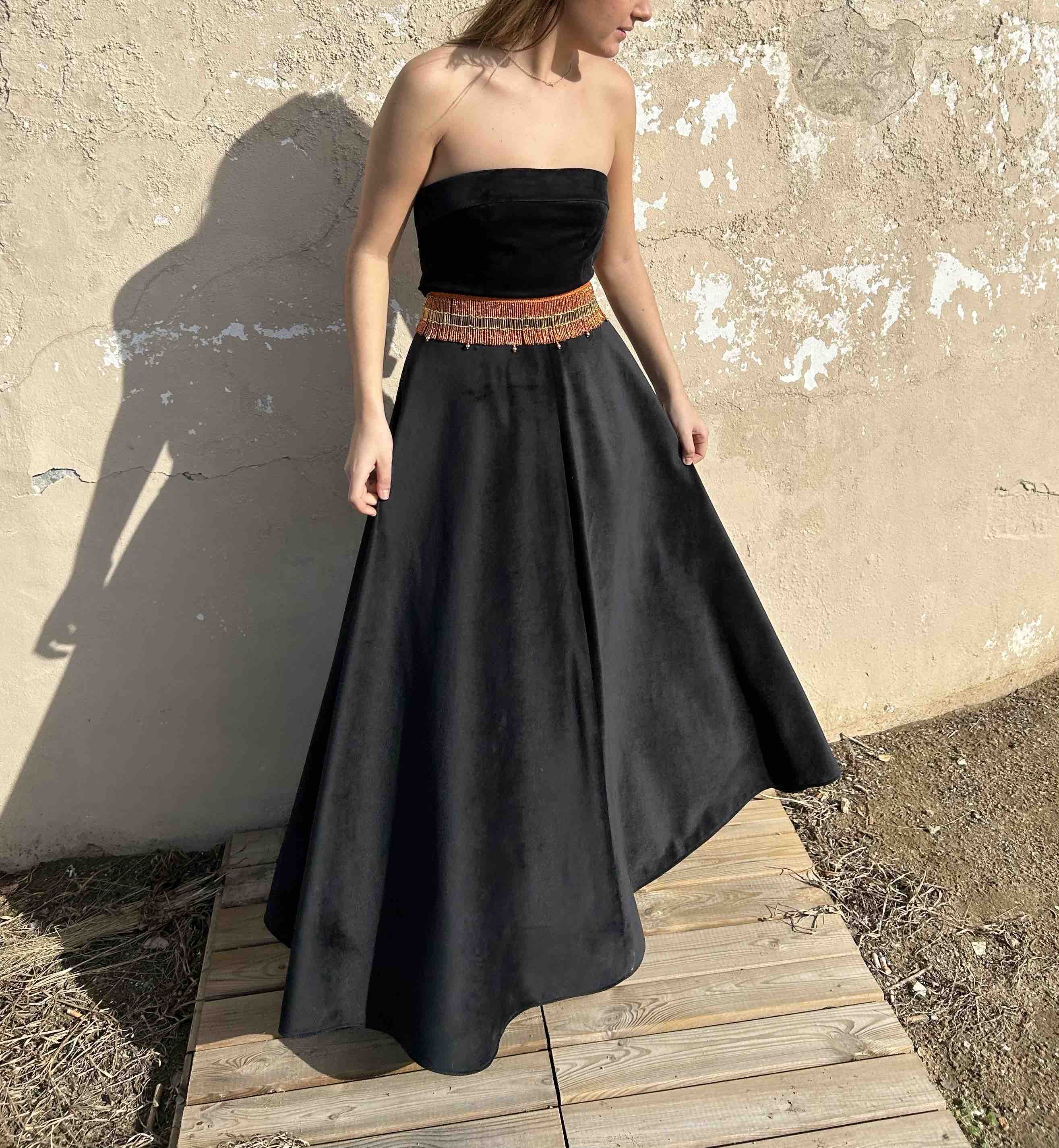 Conjunto invitada terciopelo y pedrería By Silda — foto 3 de 4