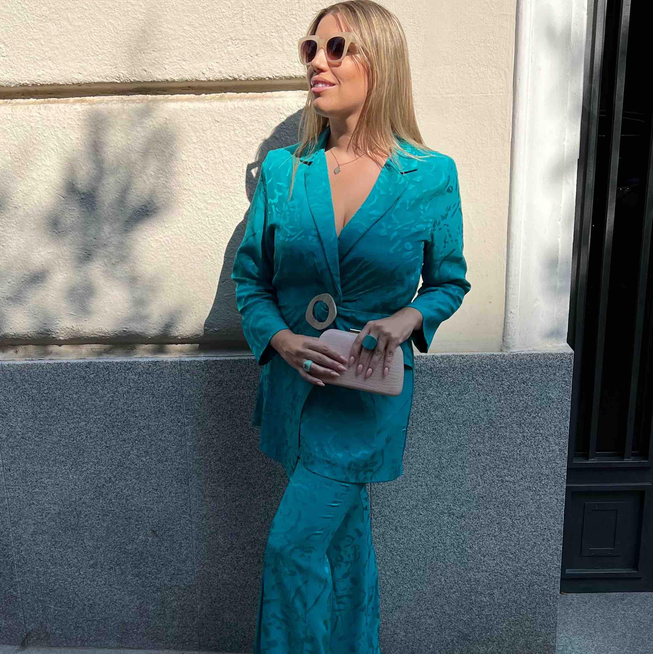Es de temporada y su precio es de 300 euros. Conjunto turquesa Sophie and Lucie — foto 2 de 6