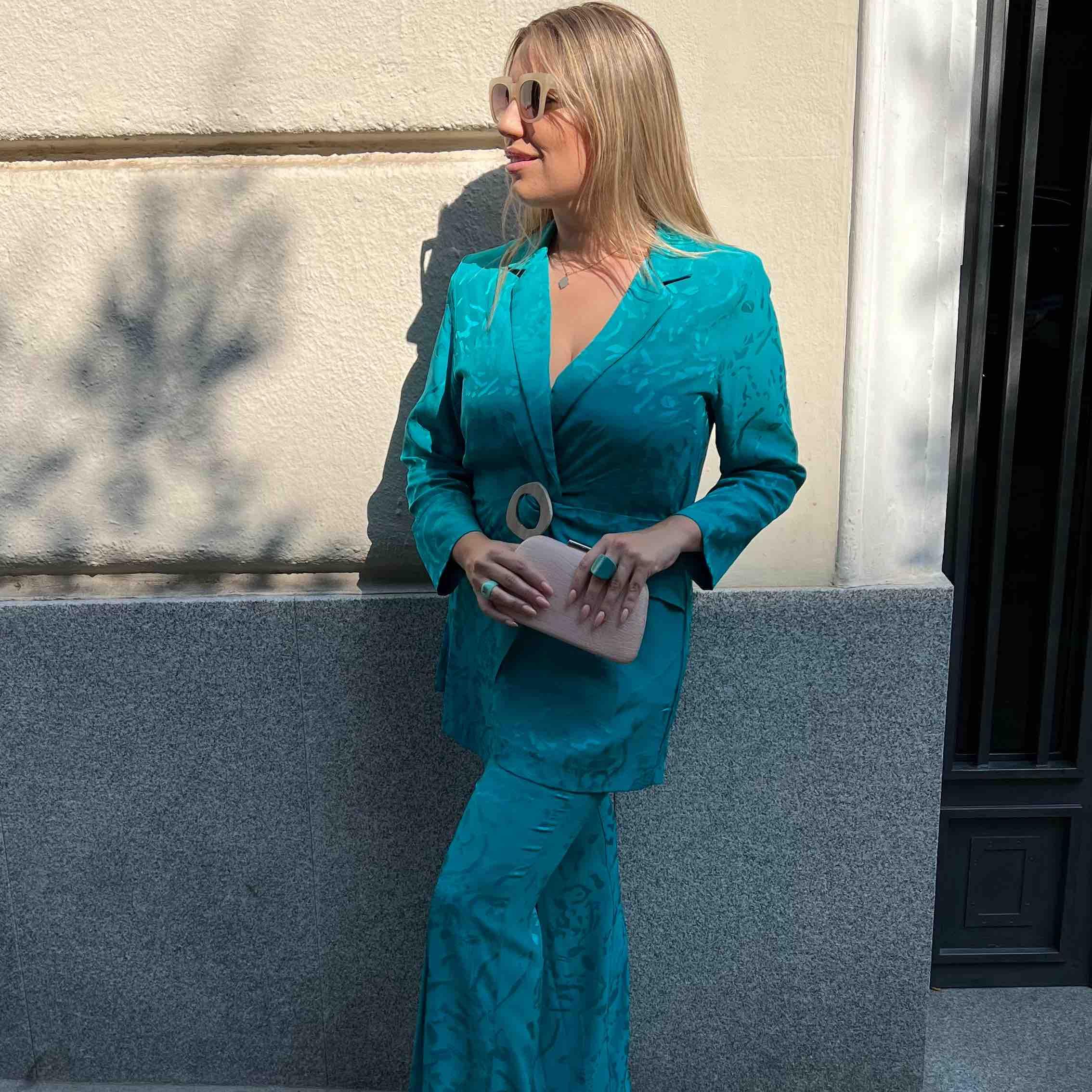 Es de temporada y su precio es de 300 euros. Conjunto turquesa Sophie and Lucie — foto 1 de 6