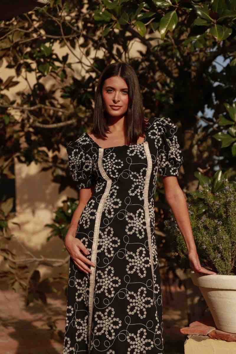 Vestido Cayro floreado y negro, talla XS, en alquiler — foto 1 de 2