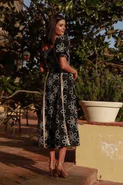 Vestido Cayro floreado y negro, talla XS, en alquiler — foto 2 de 2