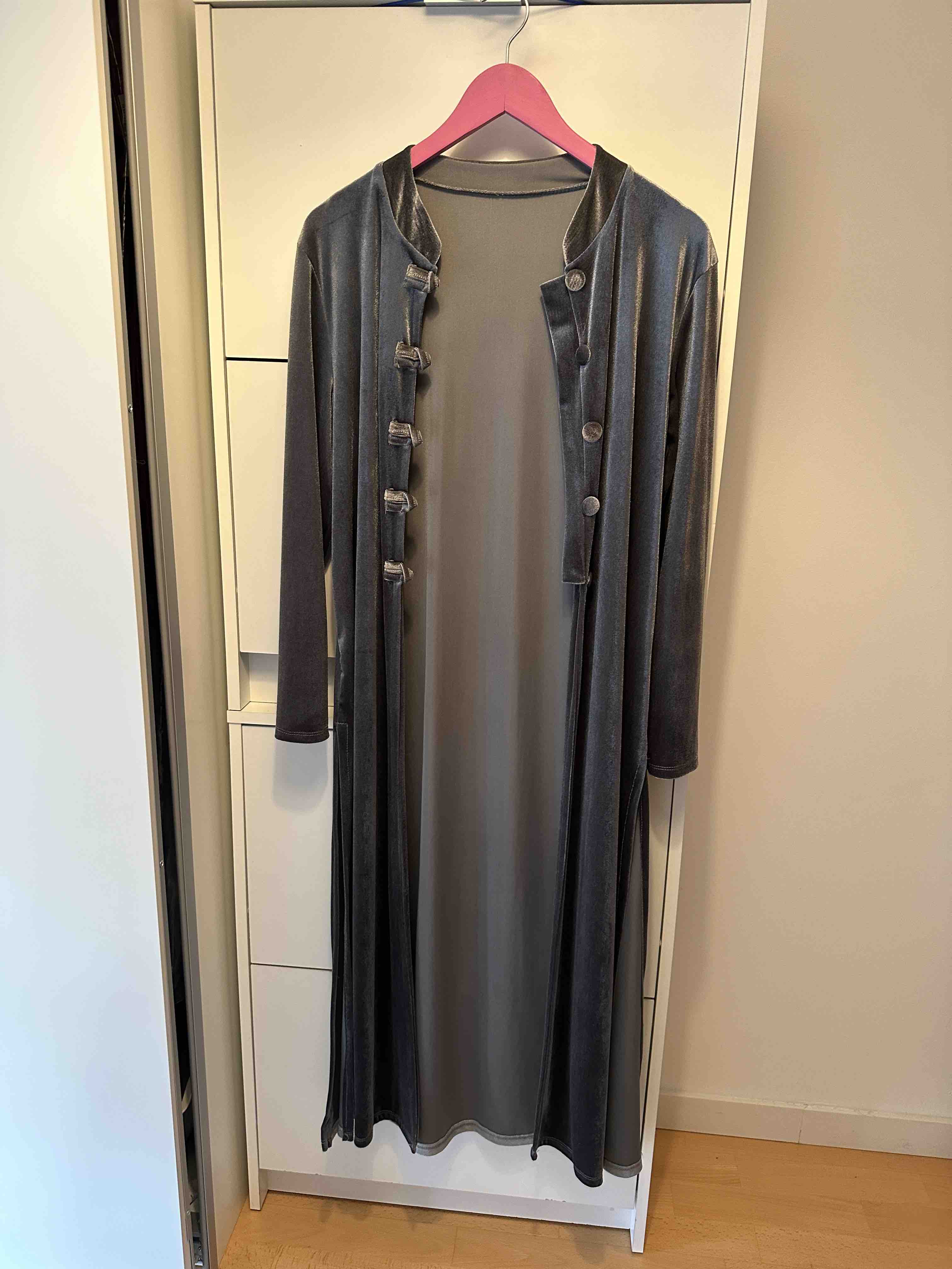 Capa gris terciopelo — foto 1 de 5