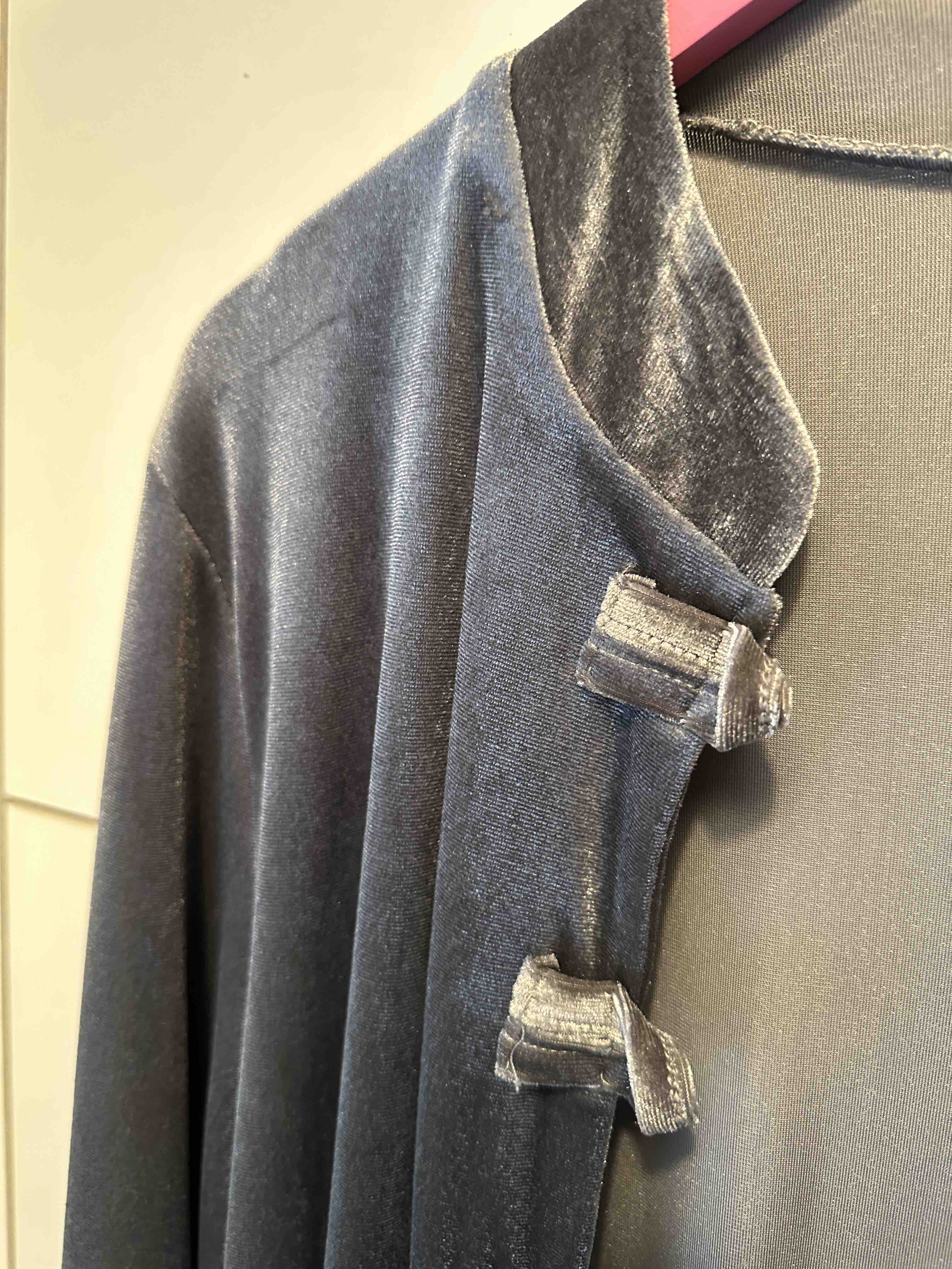 Capa gris terciopelo — foto 3 de 5