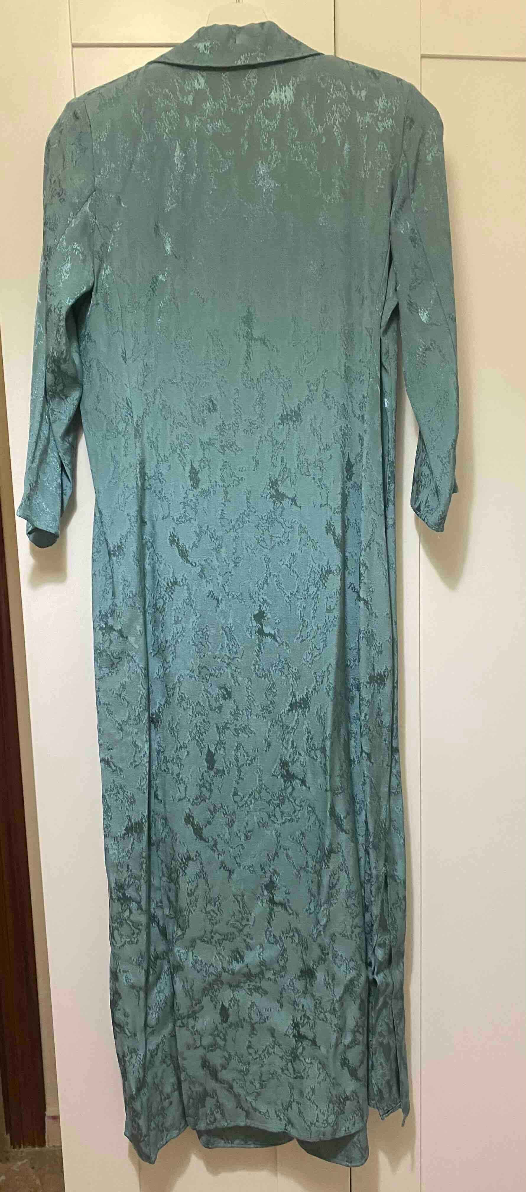 Vestido invitada Mattui verde agua - azulado Mattui Collection — foto 2 de 4