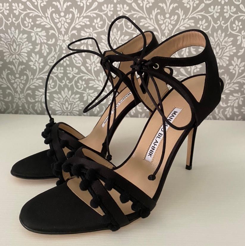 Sandalias negras Manolo Blahnik — foto 2 de 4