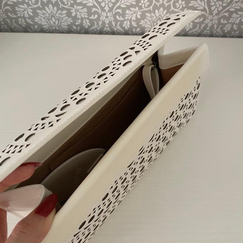 Clutch blanco hueso Alaïa — foto 3 de 4