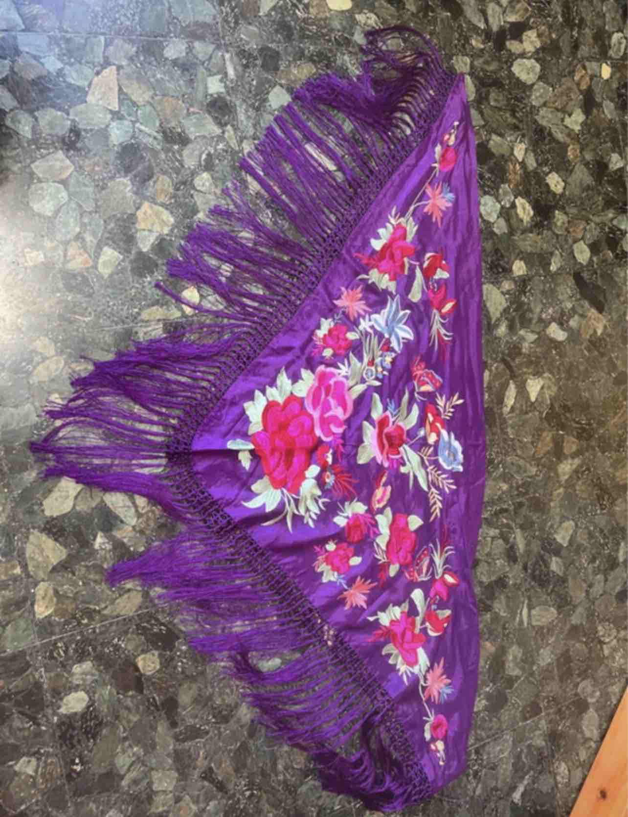 Mantón de Manila morado Golo de lunares — foto 2 de 6