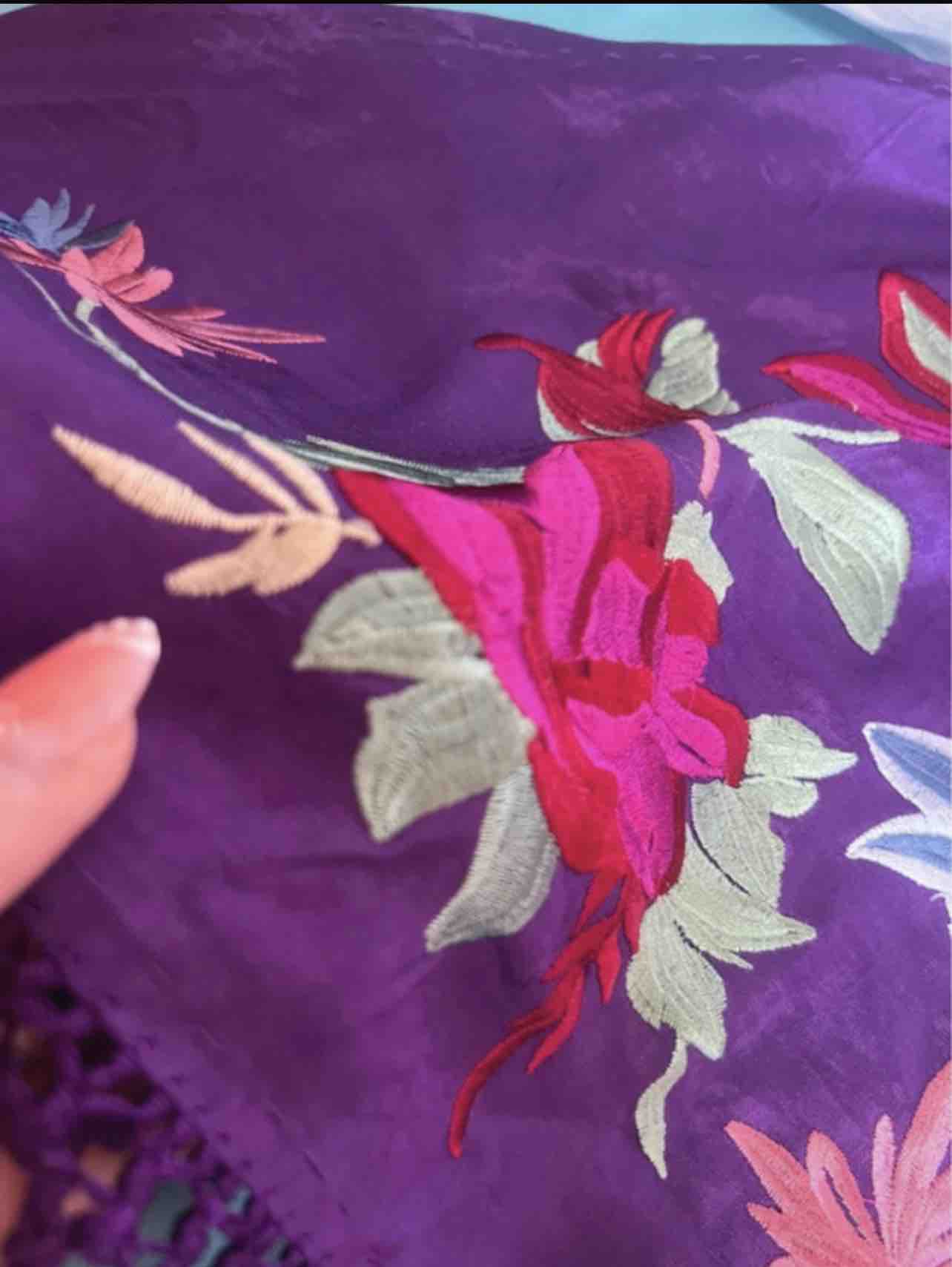 Mantón de Manila morado Golo de lunares — foto 5 de 6