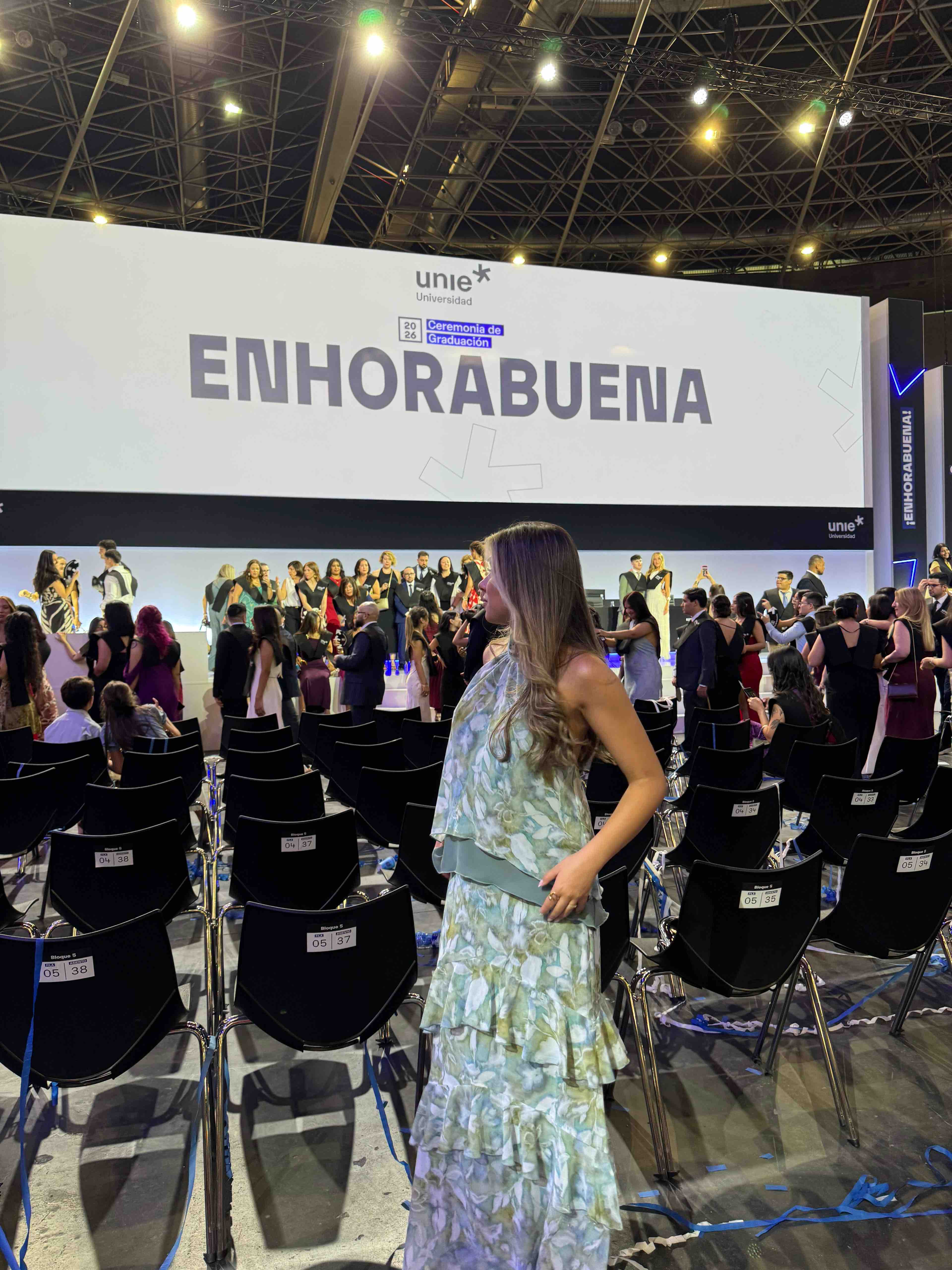 Conjunto de falta y top boda/gradu/evento the are — foto 1 de 2