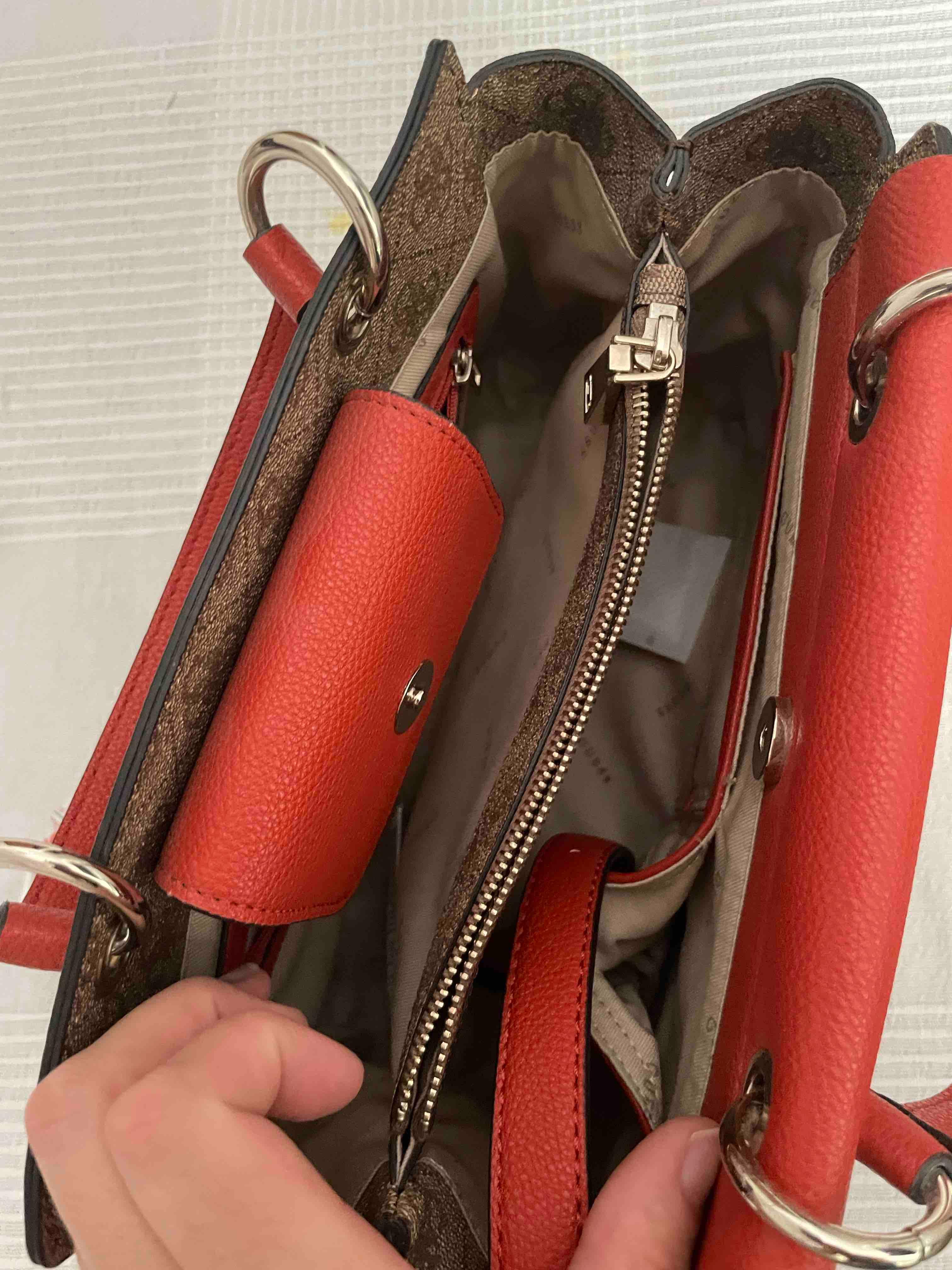 Bolso Guess — foto 5 de 6