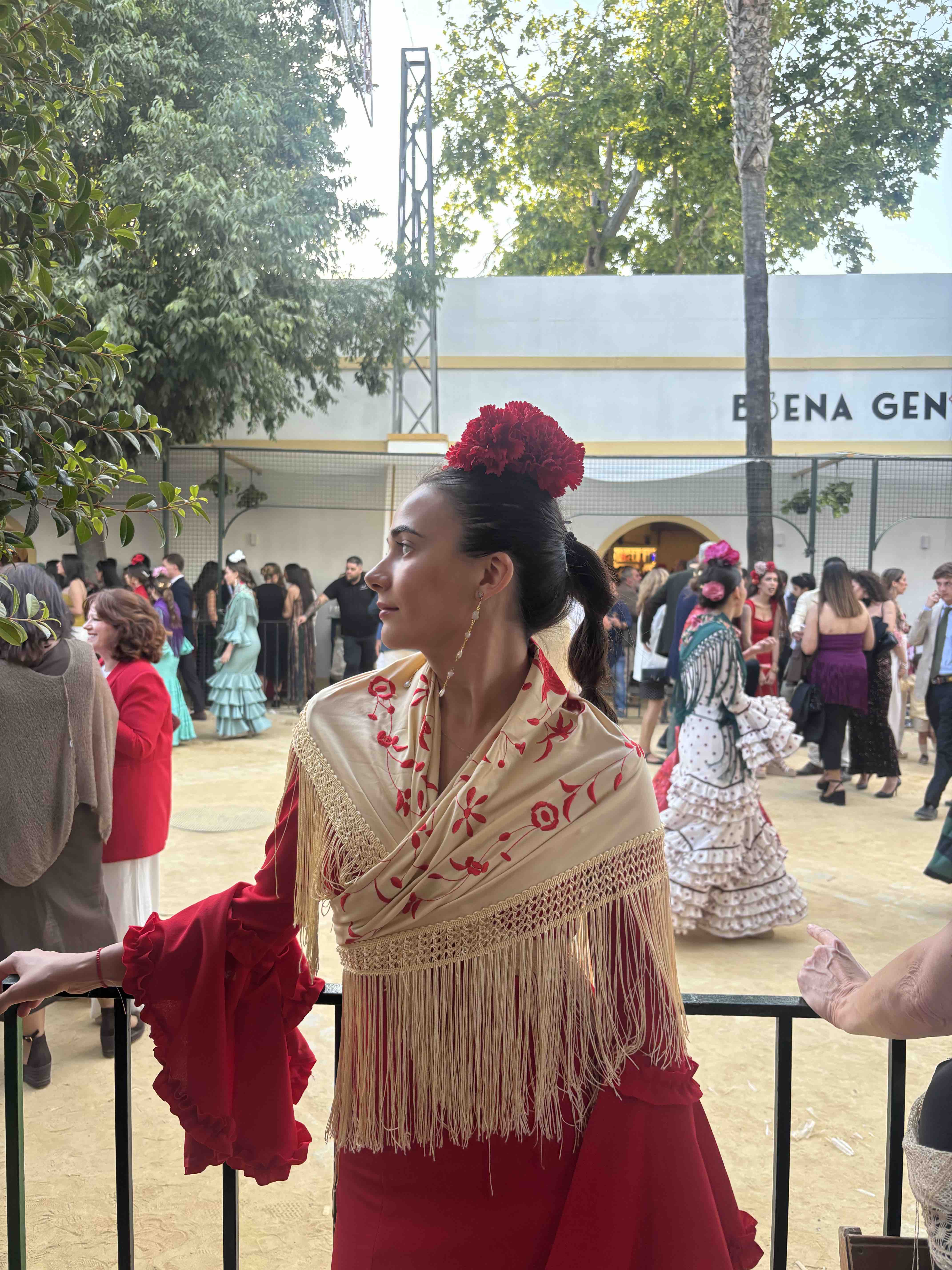 Traje de sevillana — foto 3 de 4