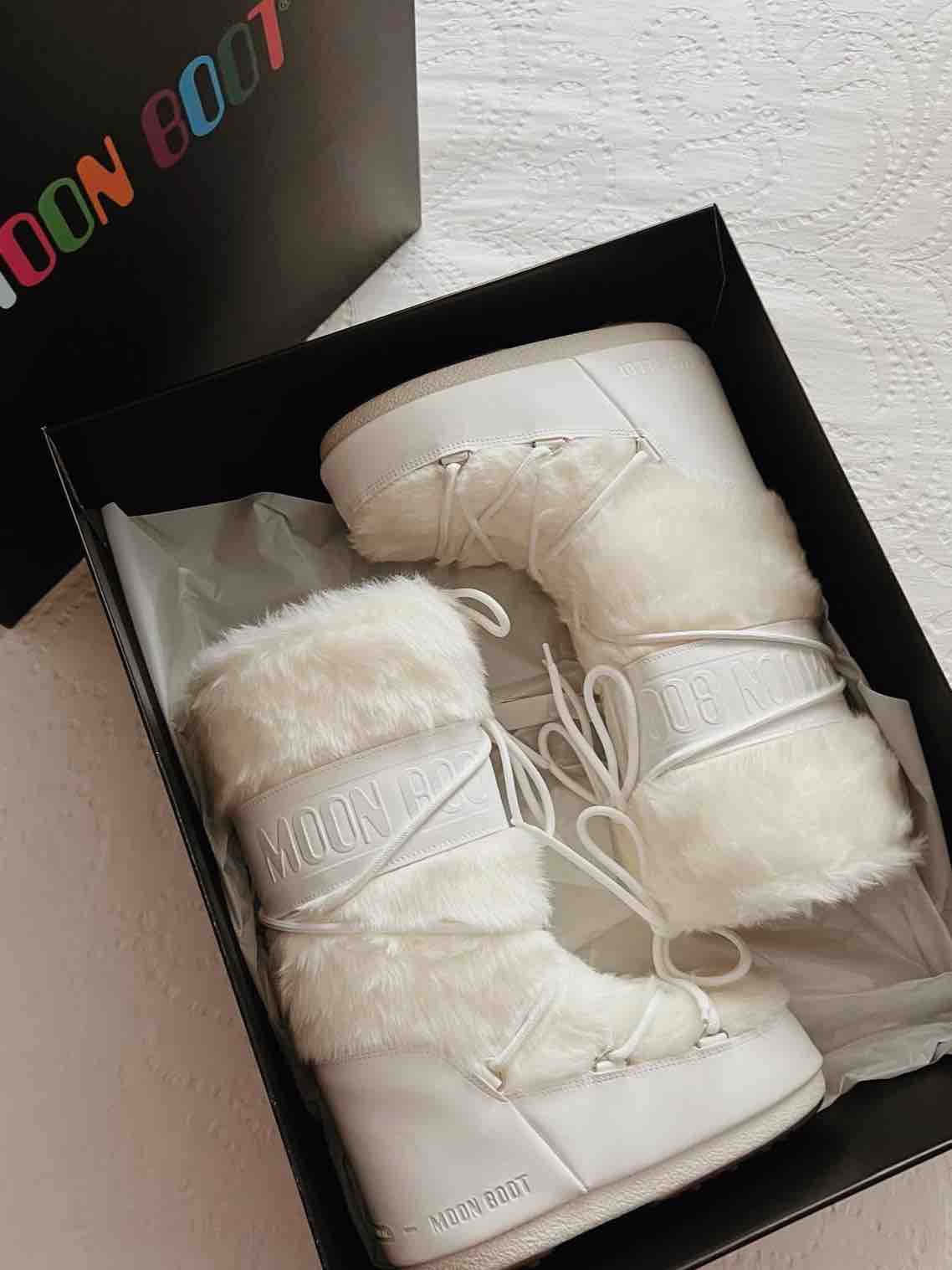 MOON BOOT