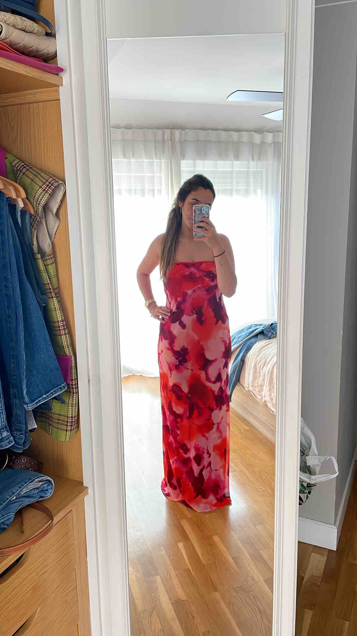 Vestido puesta The Are — foto 1 de 3