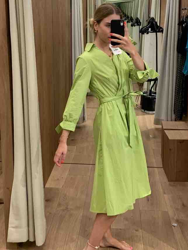 Vestido invitada verde pistacho Javier Simorra — foto 1 de 3