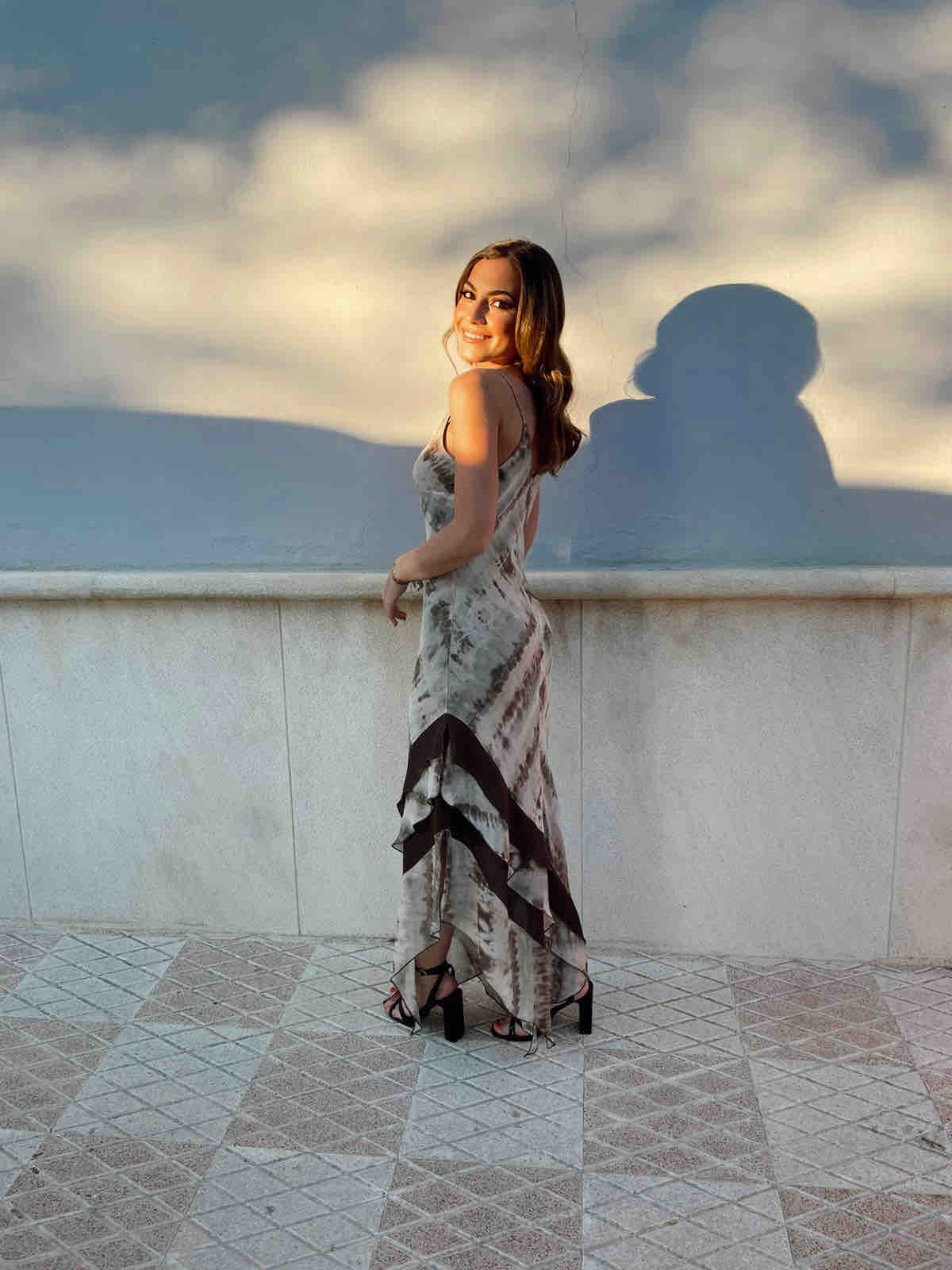 Vestido largo con picos El Corte Inglés — foto 1 de 4