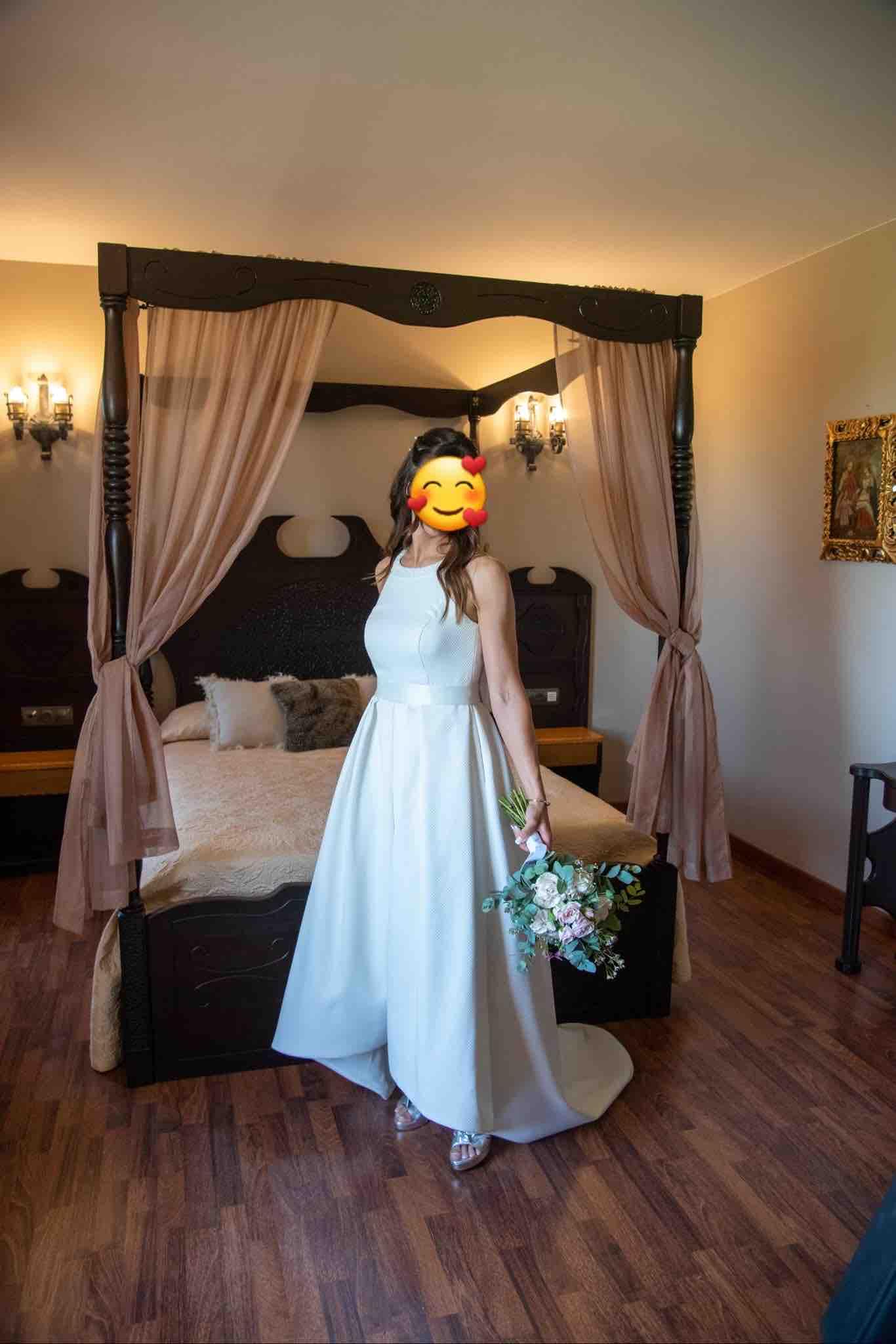 Vestido de boda Luna Novias — foto 1 de 3